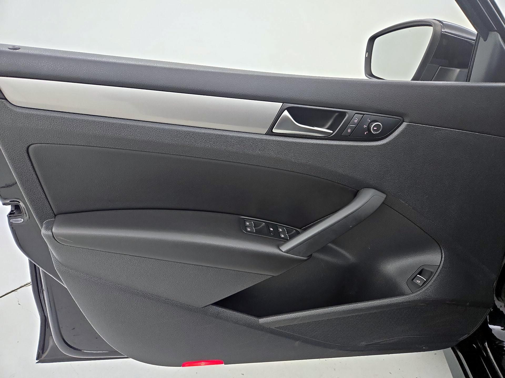 Thumbnail: 2014 Volkswagen Passat - 12