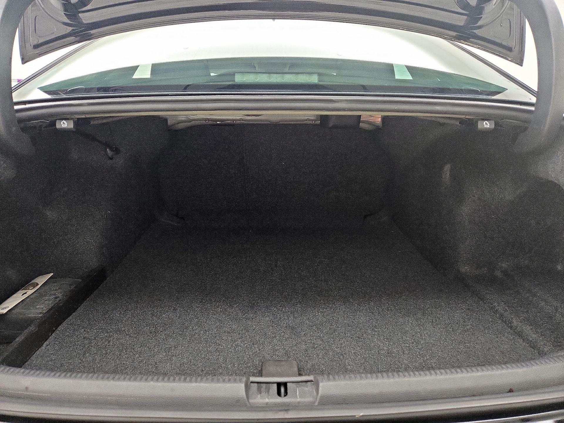 Thumbnail: 2014 Volkswagen Passat - 18