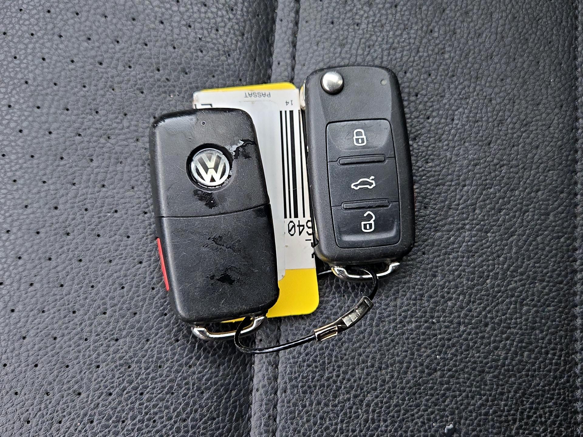 Thumbnail: 2014 Volkswagen Passat - 20