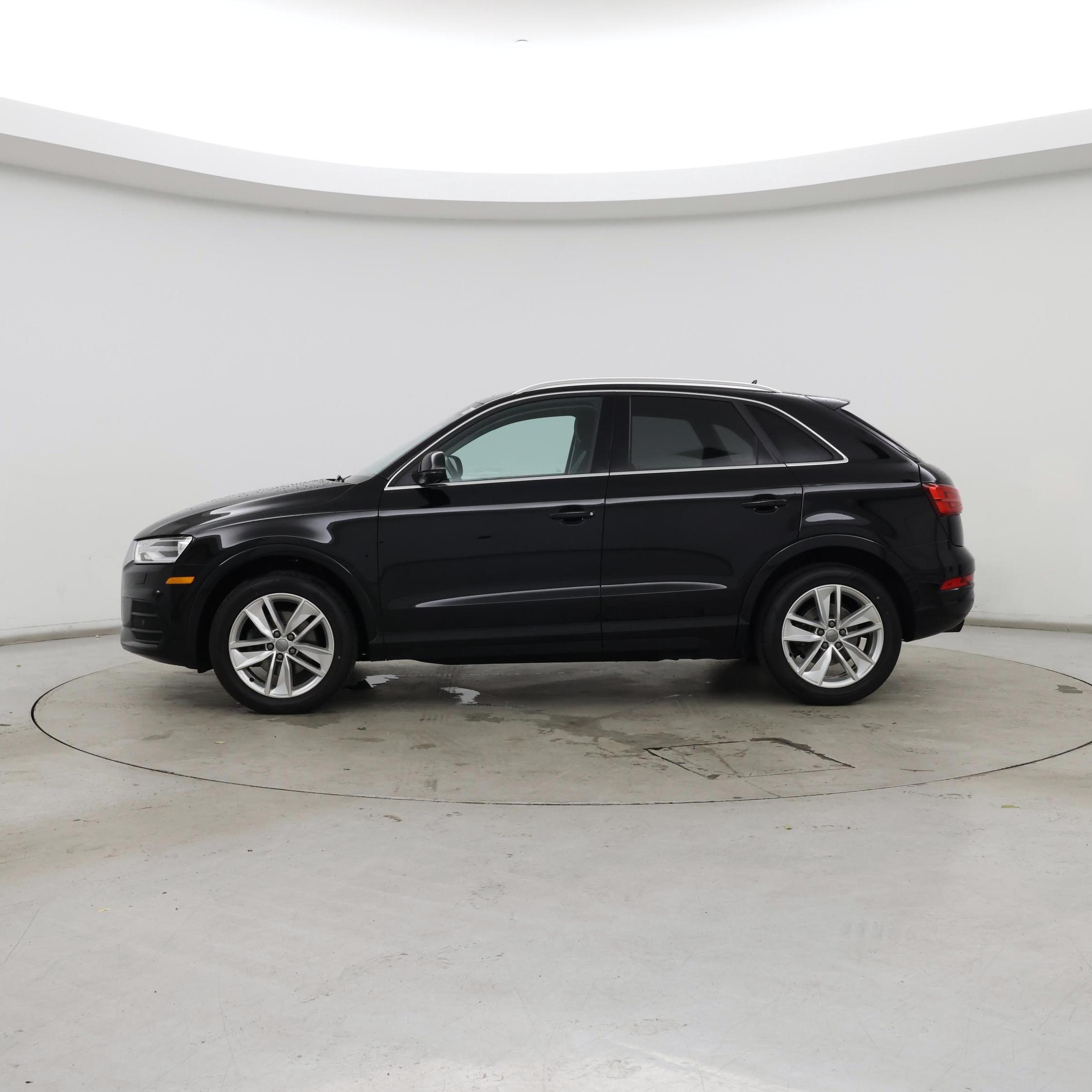 Thumbnail: 2017 Audi Q3 - 3