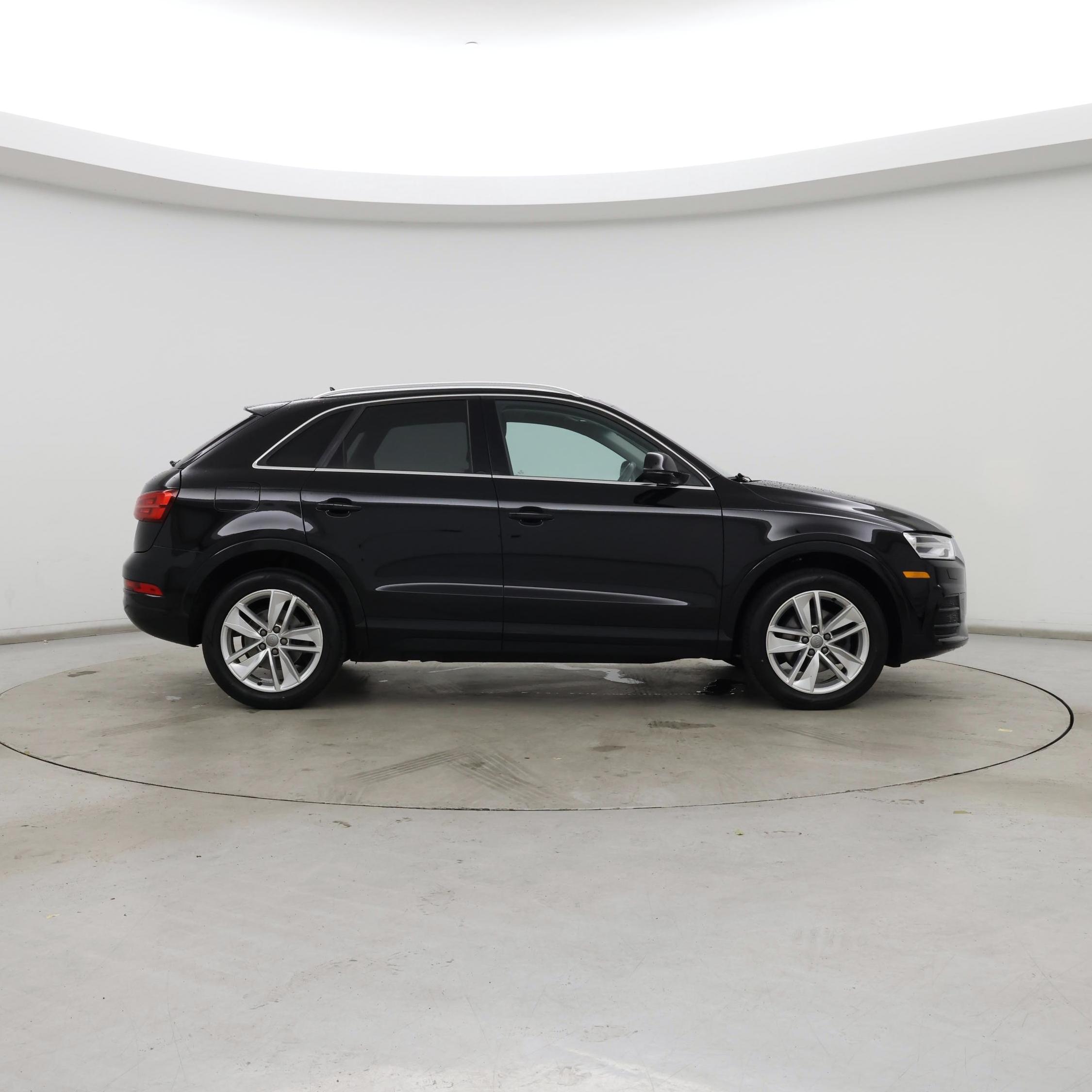 Thumbnail: 2017 Audi Q3 - 7