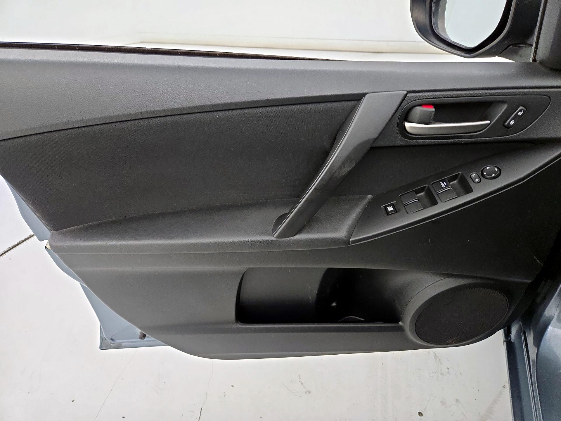 Thumbnail: 2013 Mazda Mazda3 - 12