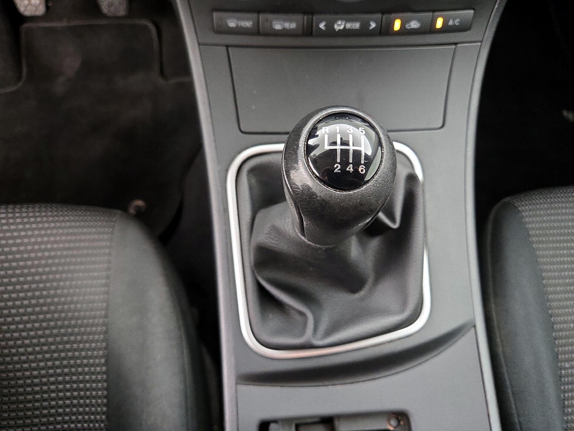 Thumbnail: 2013 Mazda Mazda3 - 16