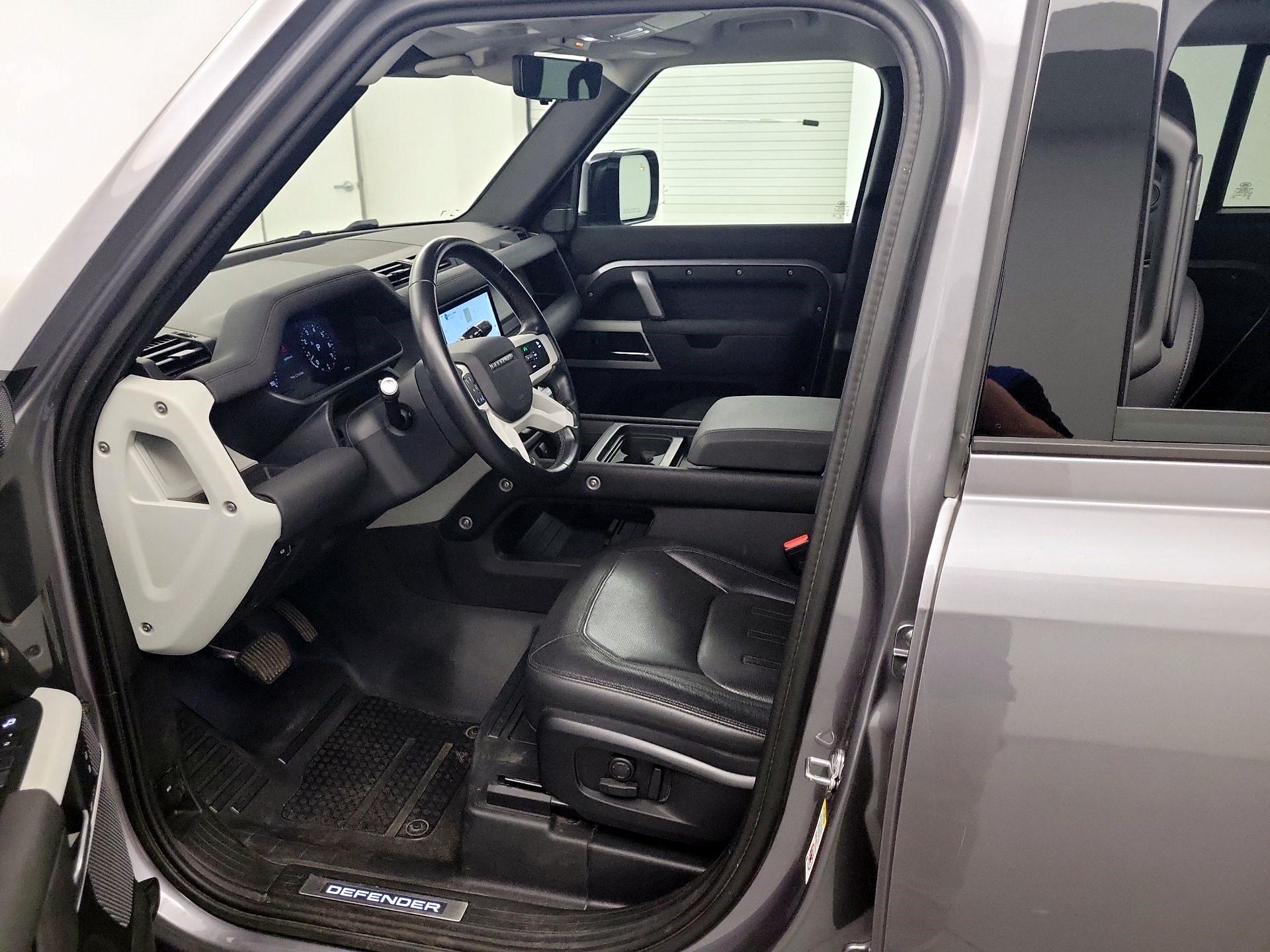 Thumbnail: 2021 Land Rover Defender - 9