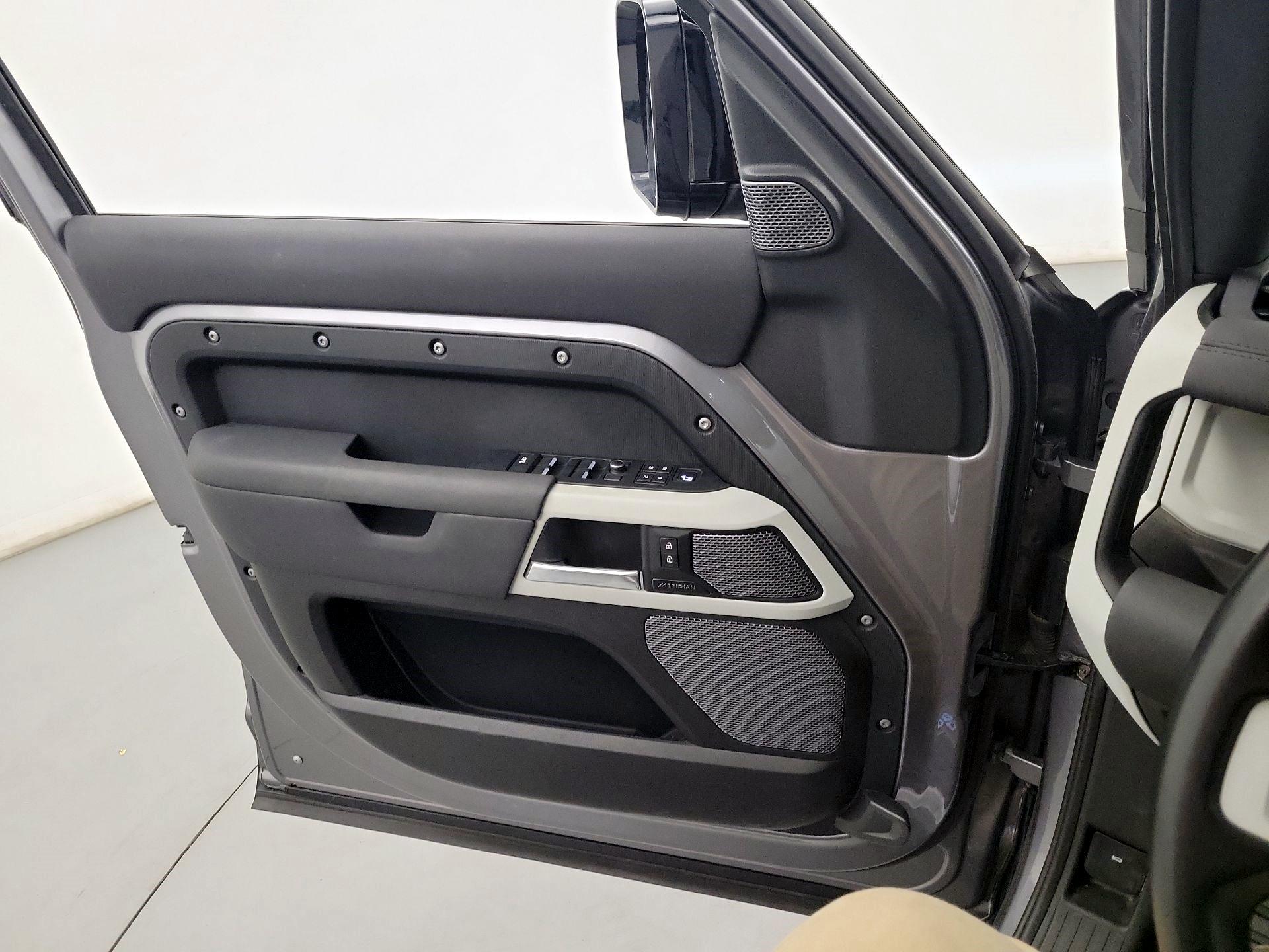 Thumbnail: 2021 Land Rover Defender - 10