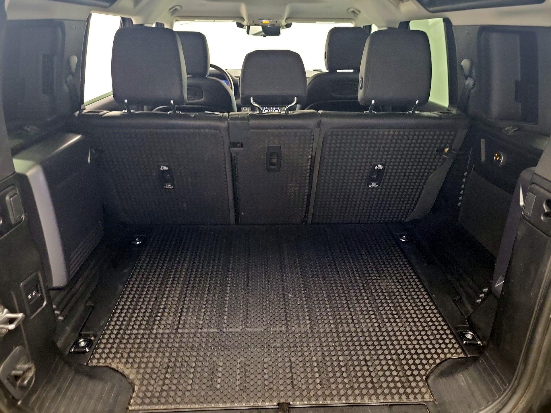 Thumbnail: 2021 Land Rover Defender - 18
