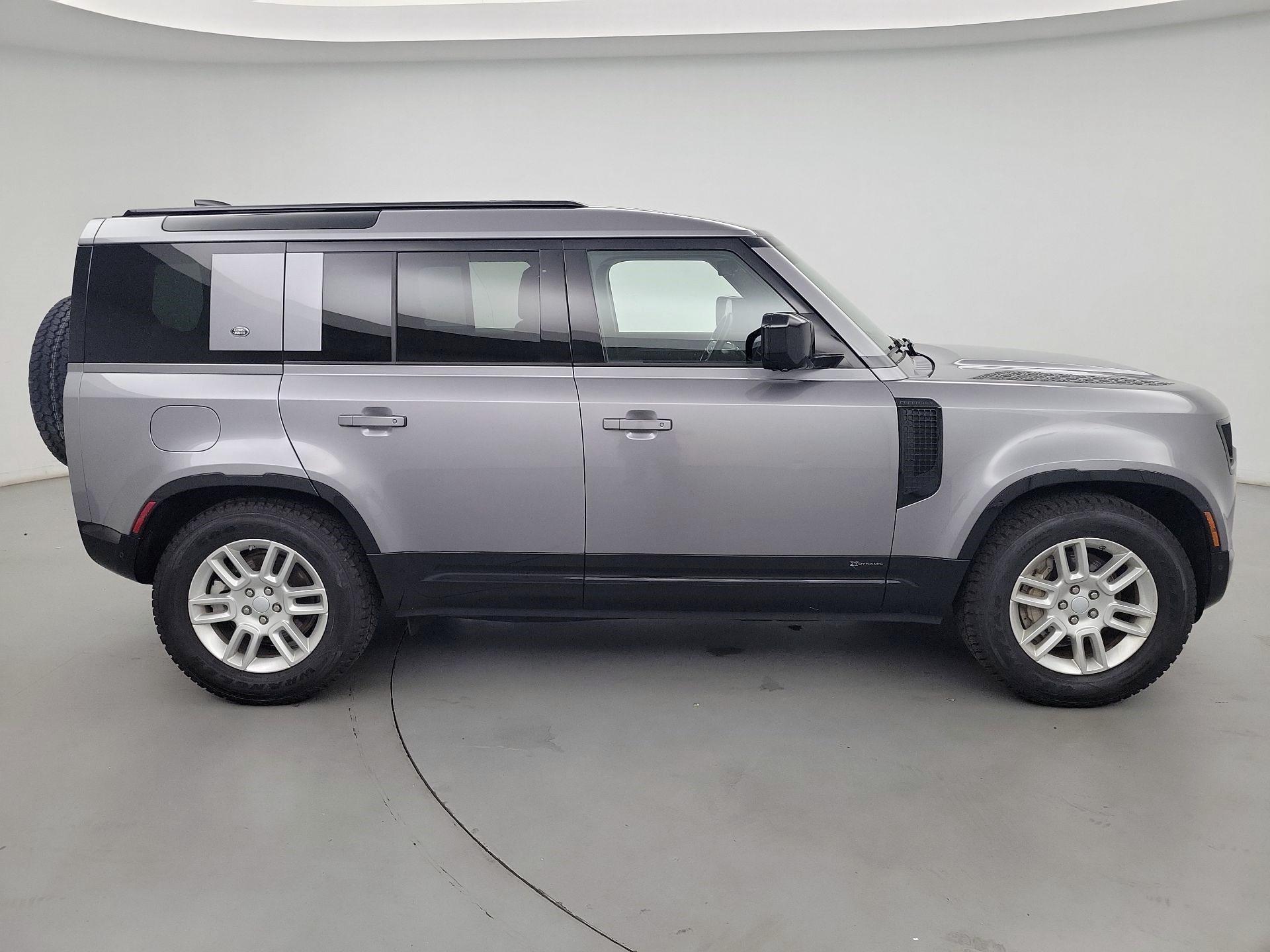 Thumbnail: 2021 Land Rover Defender - 4