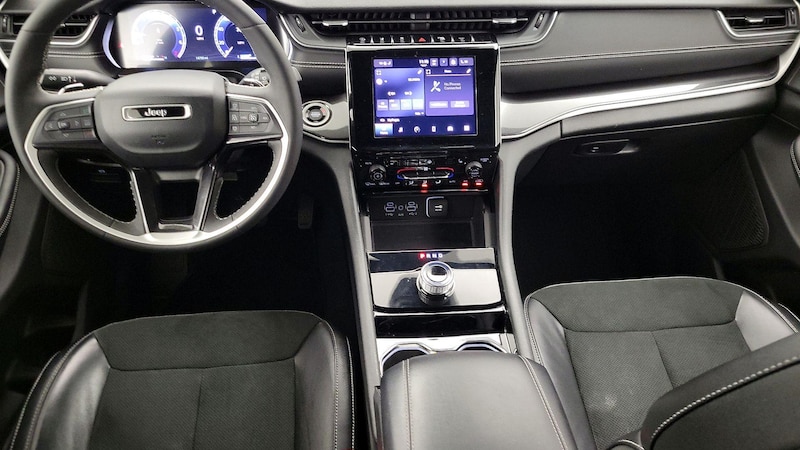 2023 Jeep Grand Cherokee Altitude 9