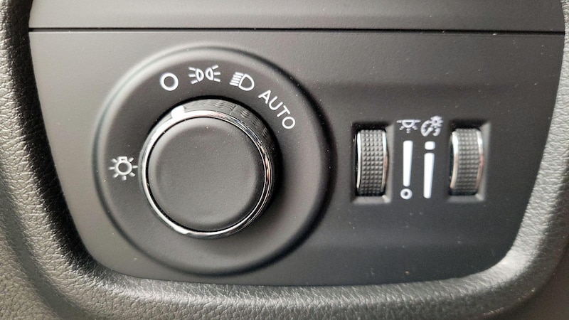 2023 Jeep Grand Cherokee Altitude 13