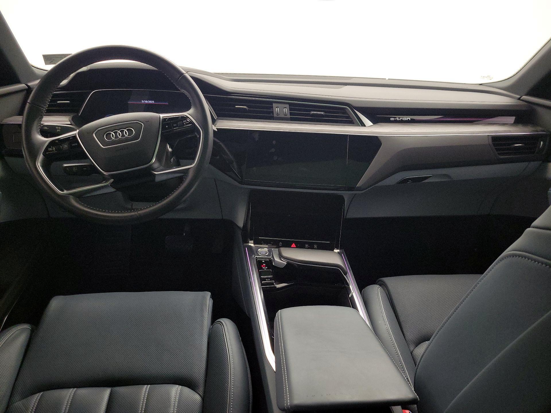 Thumbnail: 2020 Audi e-tron S - 9