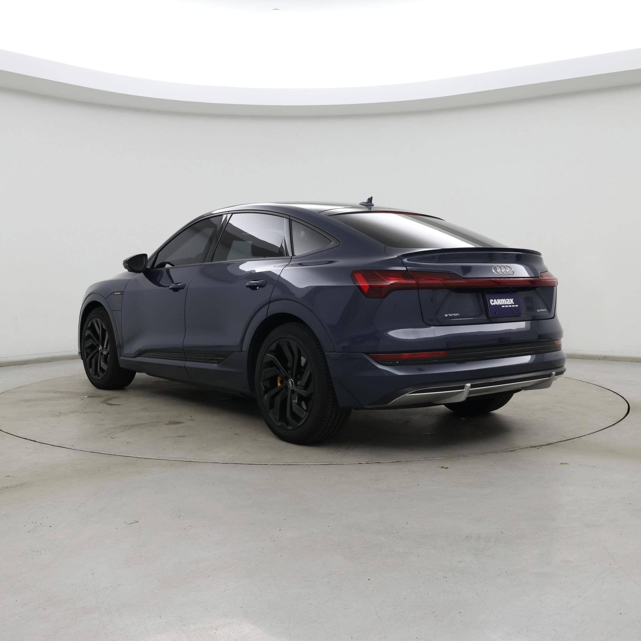 Thumbnail: 2020 Audi e-tron S - 2