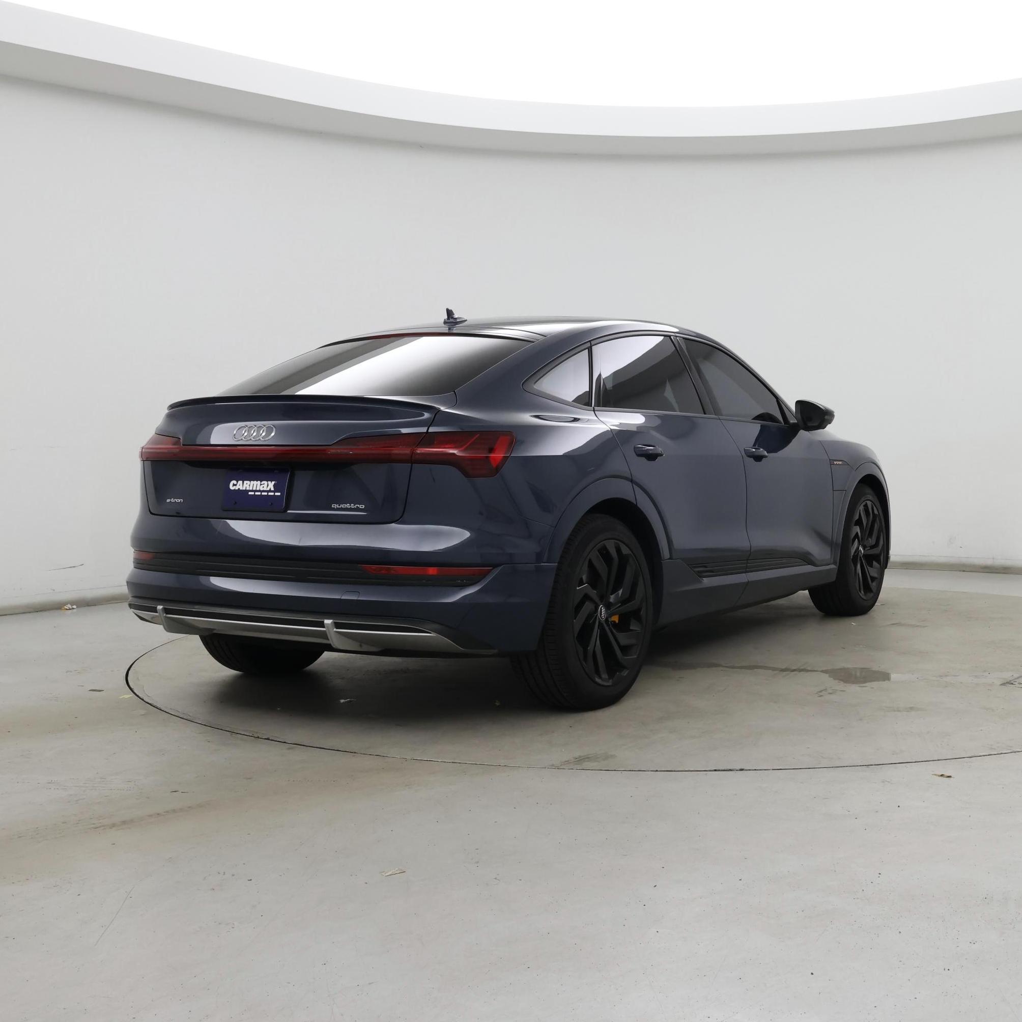 Thumbnail: 2020 Audi e-tron S - 8