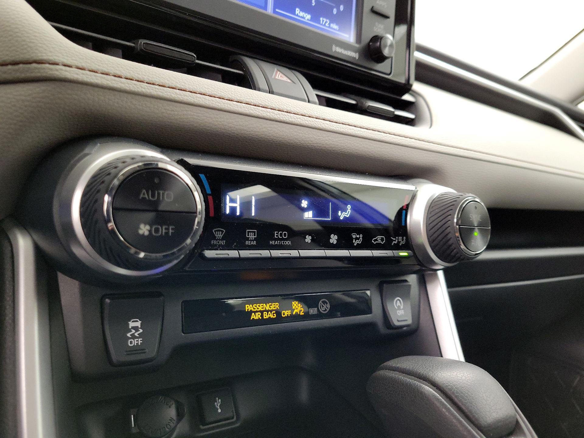 Thumbnail: 2020 Toyota RAV4 - 16