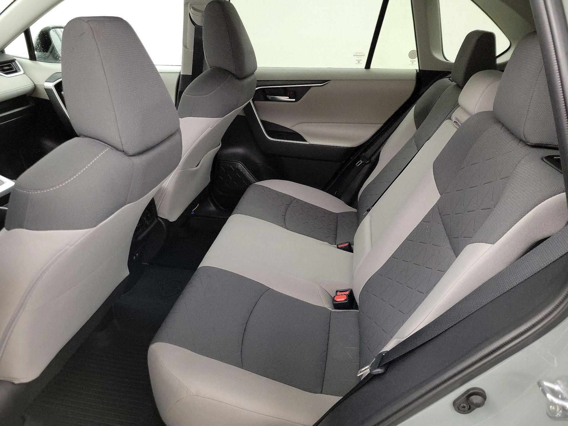Thumbnail: 2020 Toyota RAV4 - 19