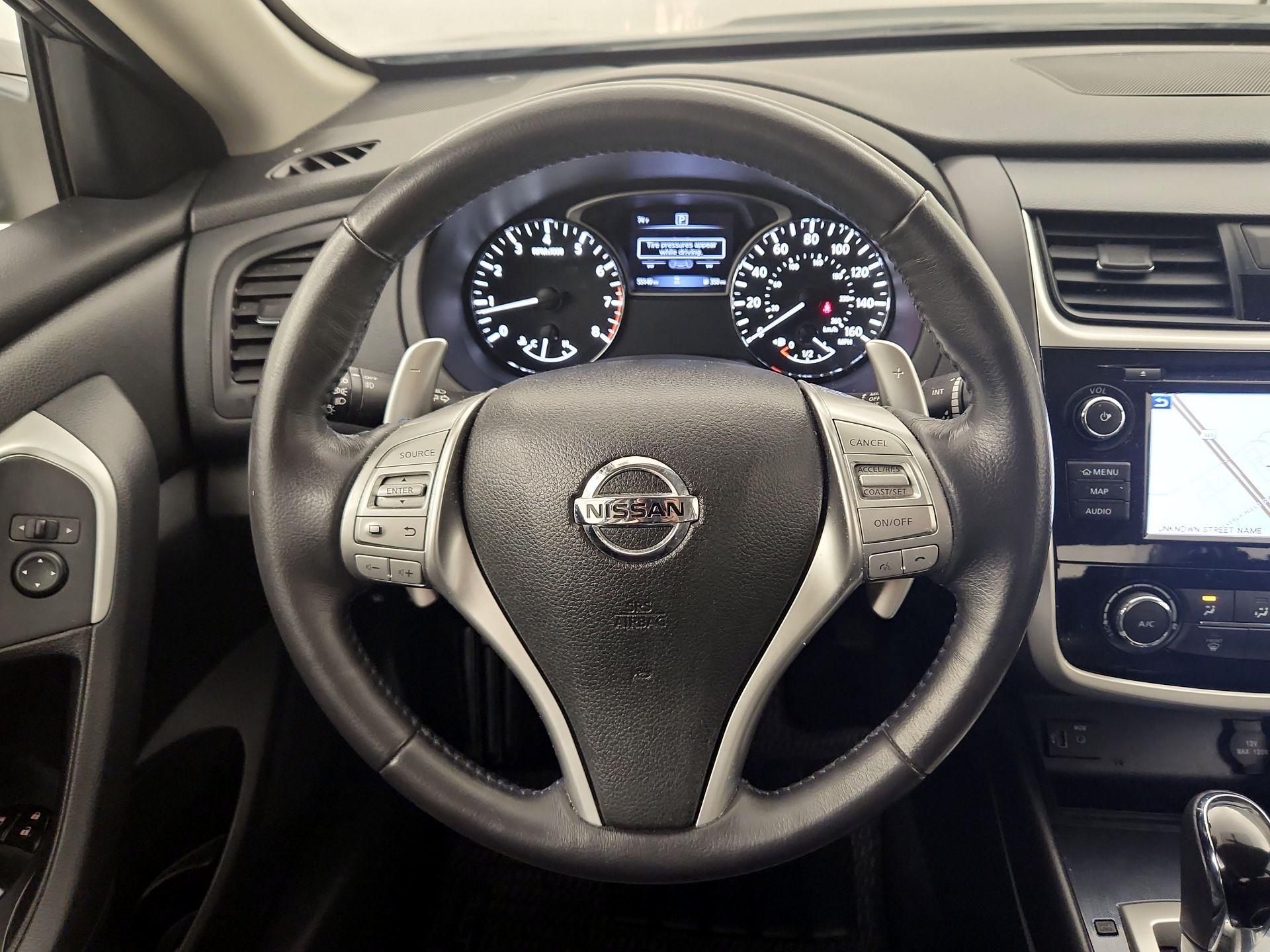 Thumbnail: 2018 Nissan Altima - 10