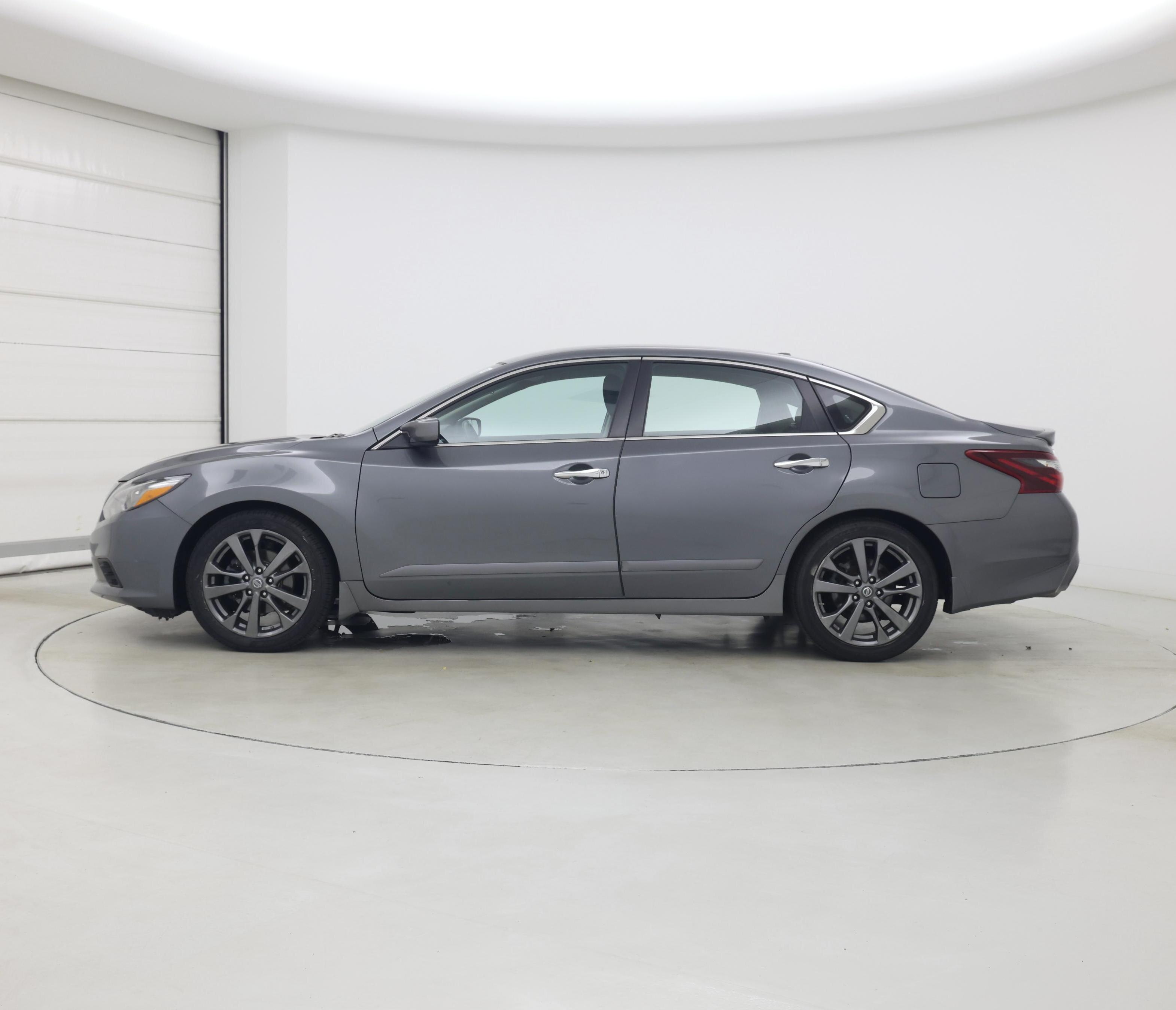 Thumbnail: 2018 Nissan Altima - 3