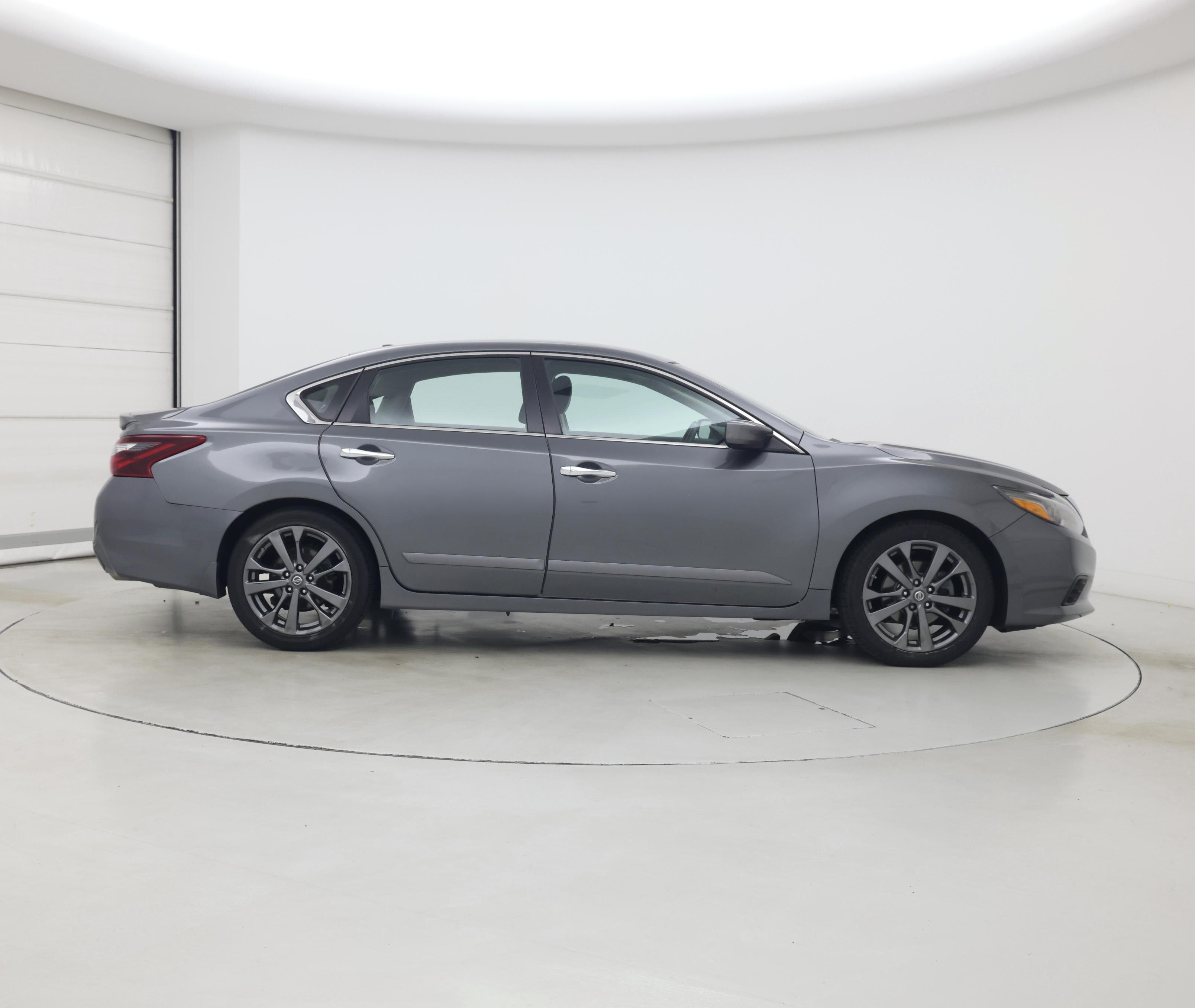 Thumbnail: 2018 Nissan Altima - 7