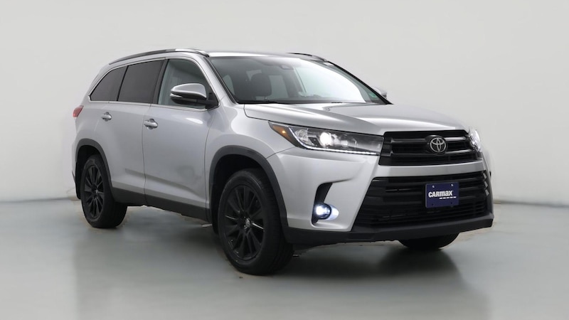 2019 Toyota Highlander SE Hero Image