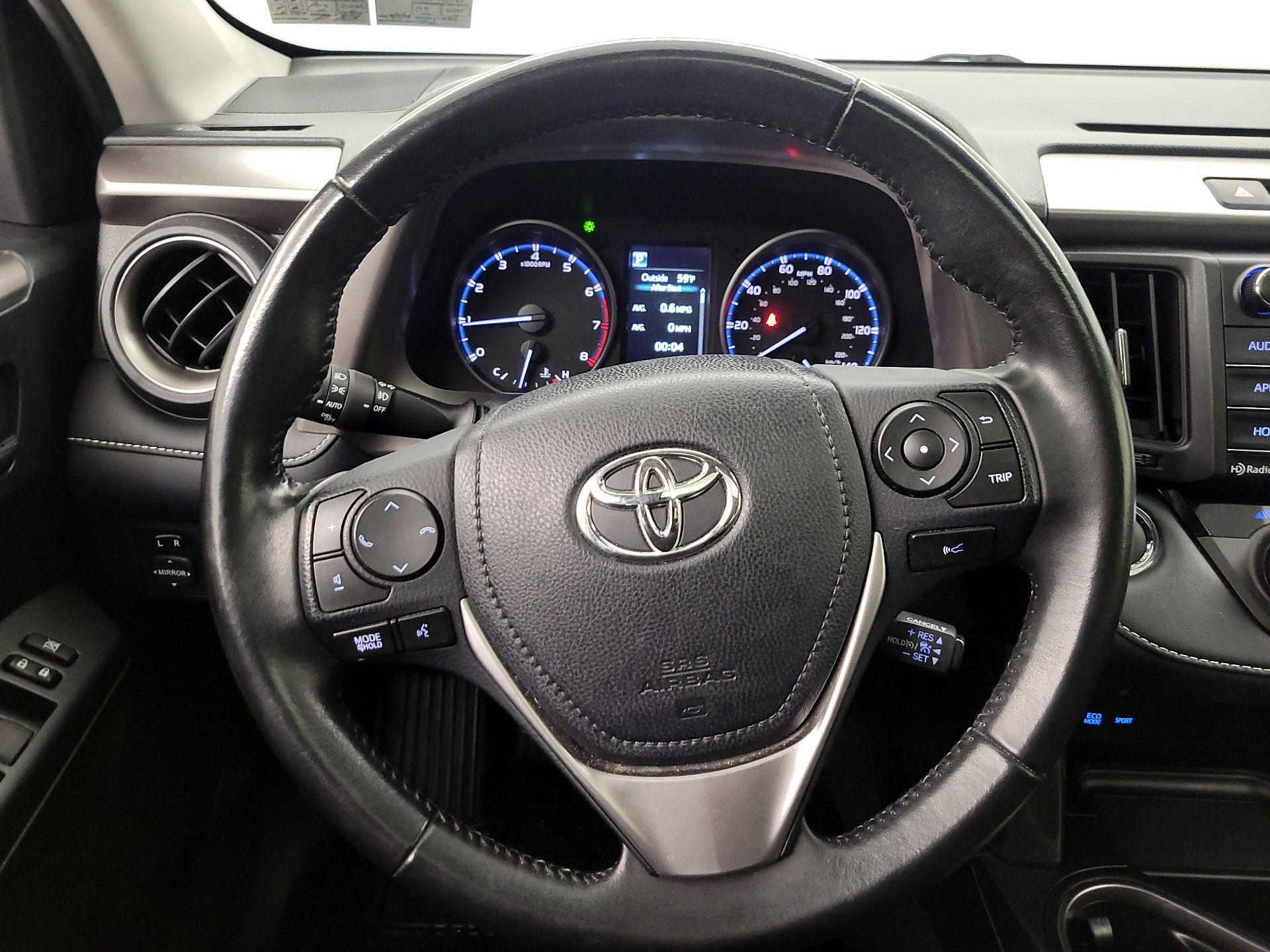 Thumbnail: 2018 Toyota RAV4 - 10