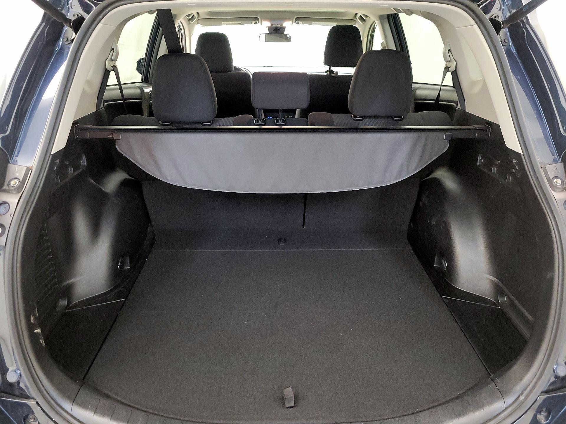 Thumbnail: 2018 Toyota RAV4 - 20