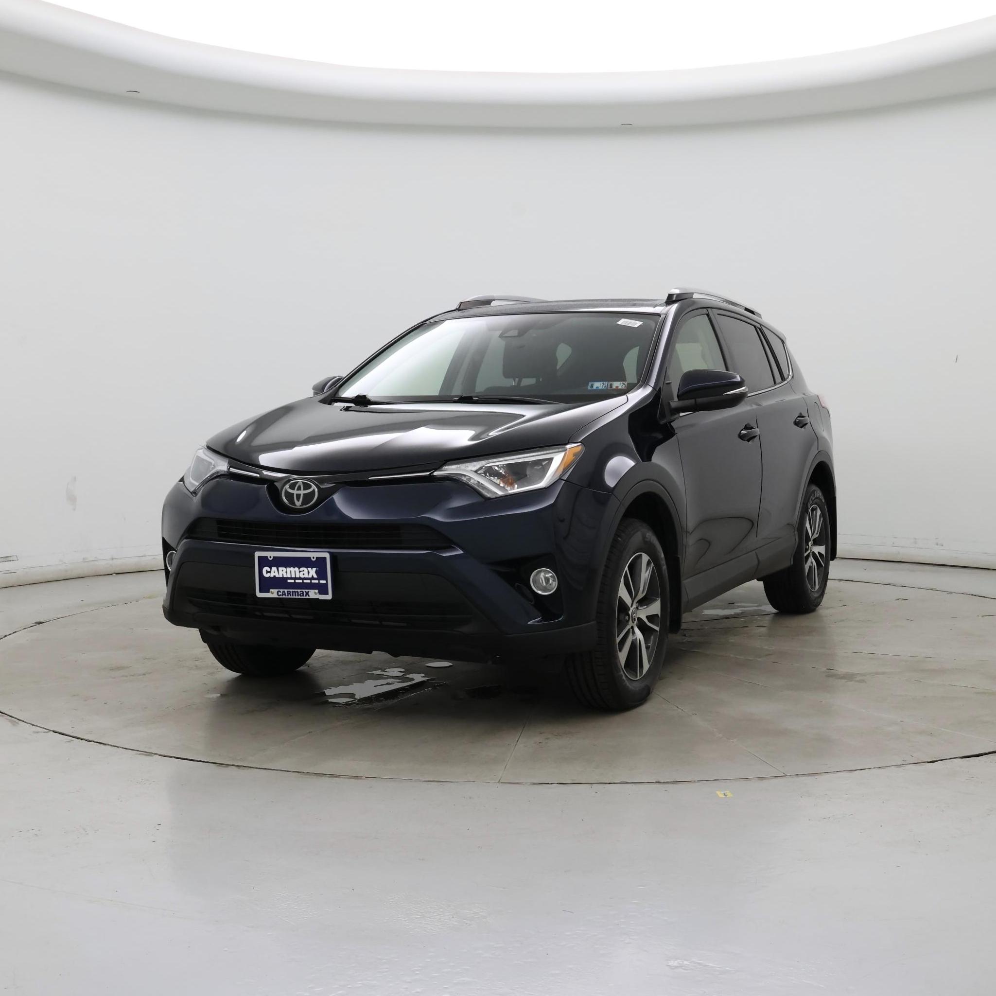 Thumbnail: 2018 Toyota RAV4 - 4