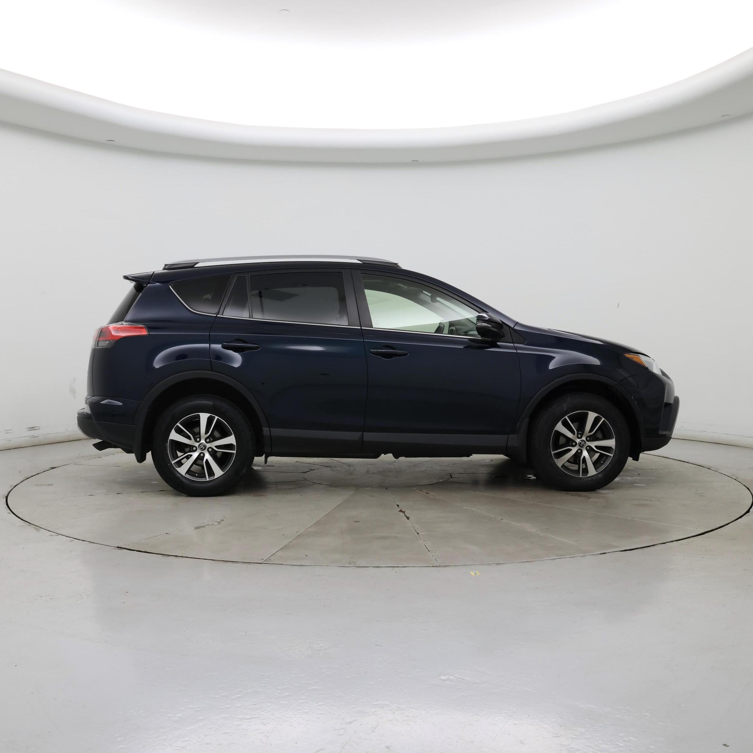 Thumbnail: 2018 Toyota RAV4 - 7