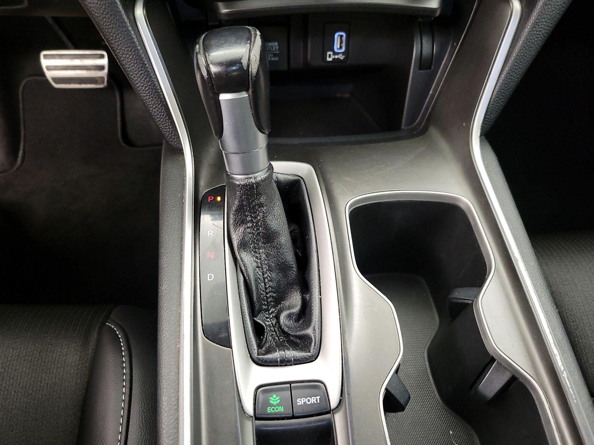 Thumbnail: 2018 Honda Accord - 17