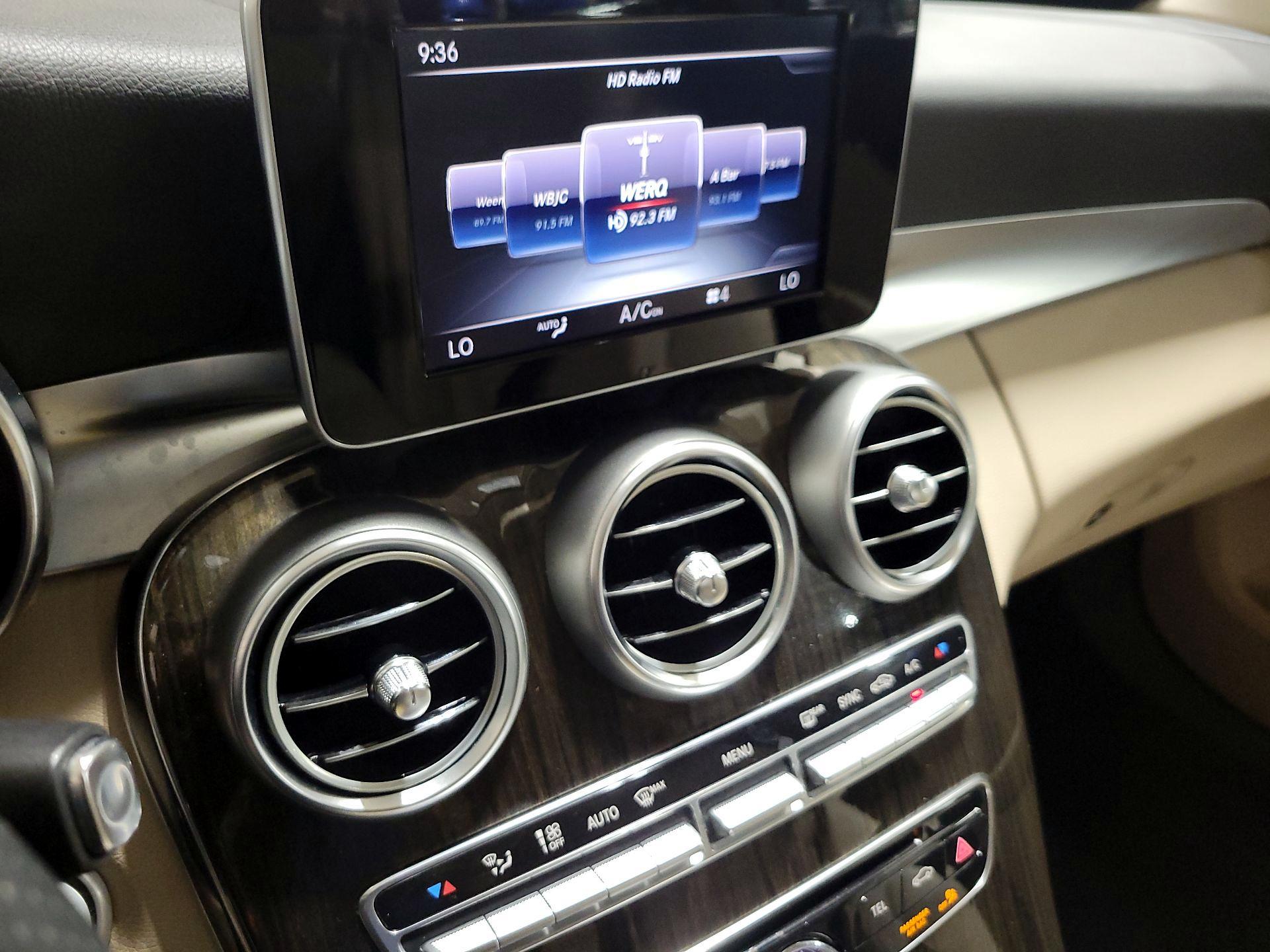 Thumbnail: 2015 Mercedes-Benz C-Class - 15
