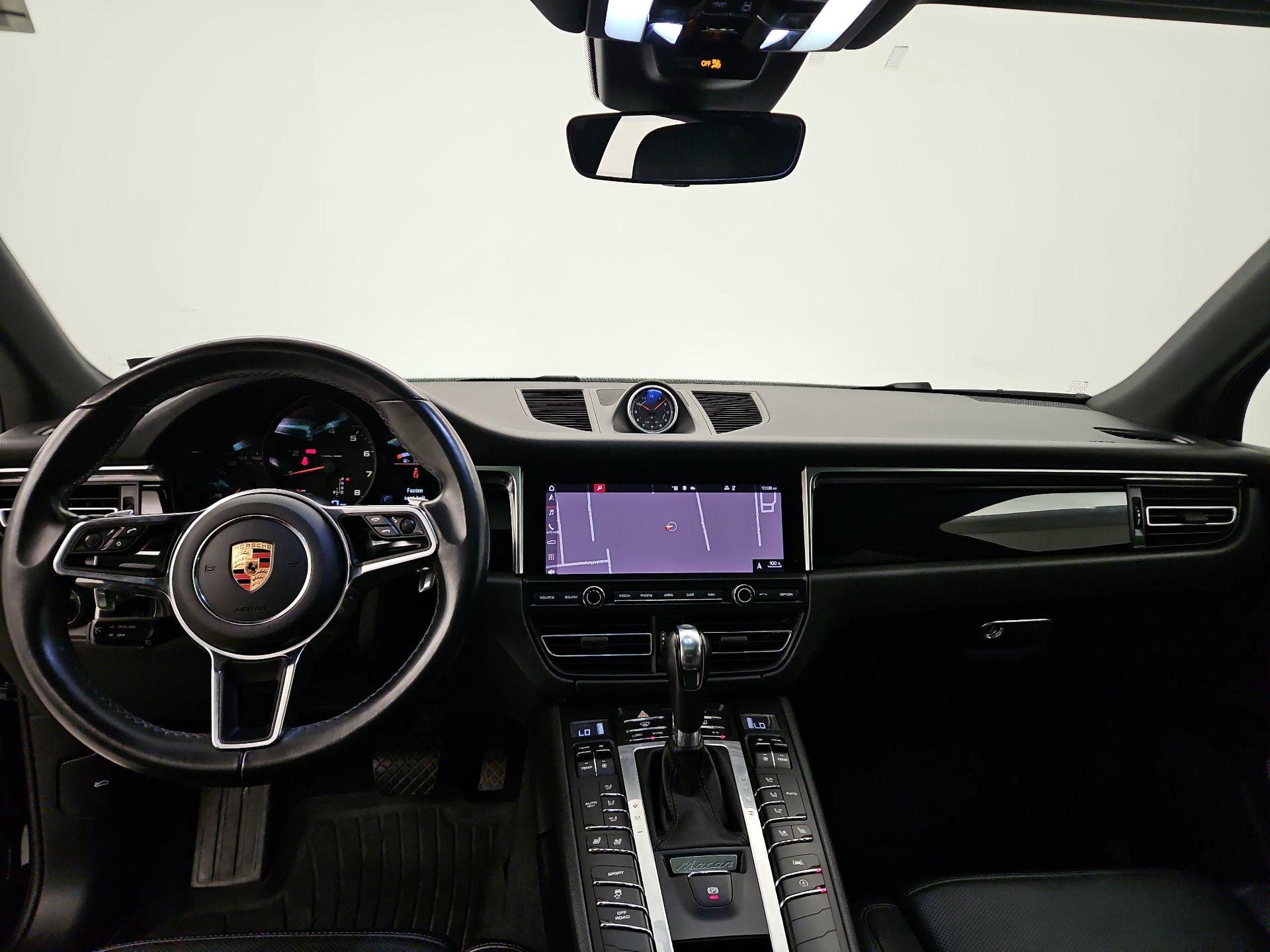 Thumbnail: 2020 Porsche Macan - 9