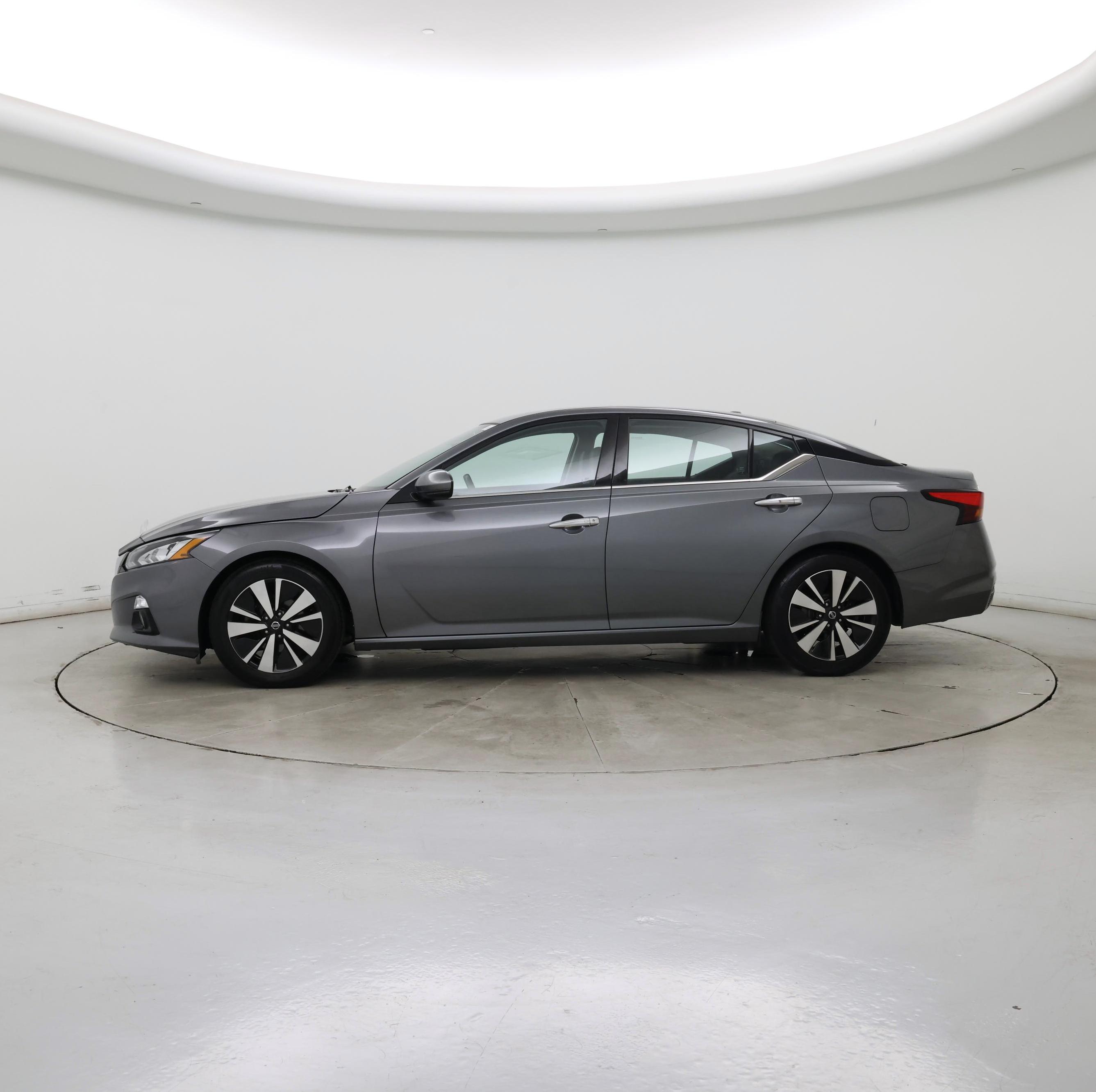 Thumbnail: 2019 Nissan Altima - 3