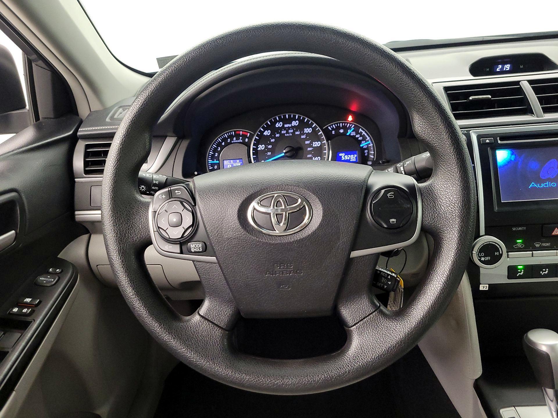 Thumbnail: 2014 Toyota Camry - 10
