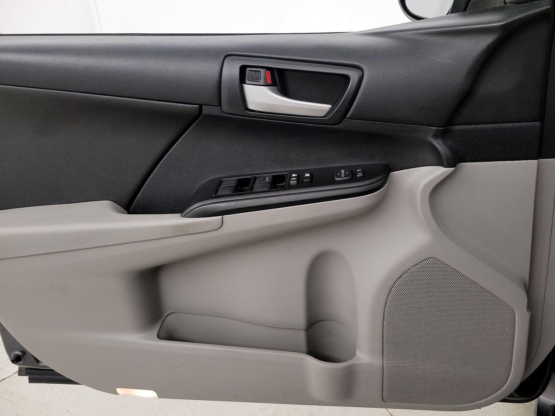 Thumbnail: 2014 Toyota Camry - 12