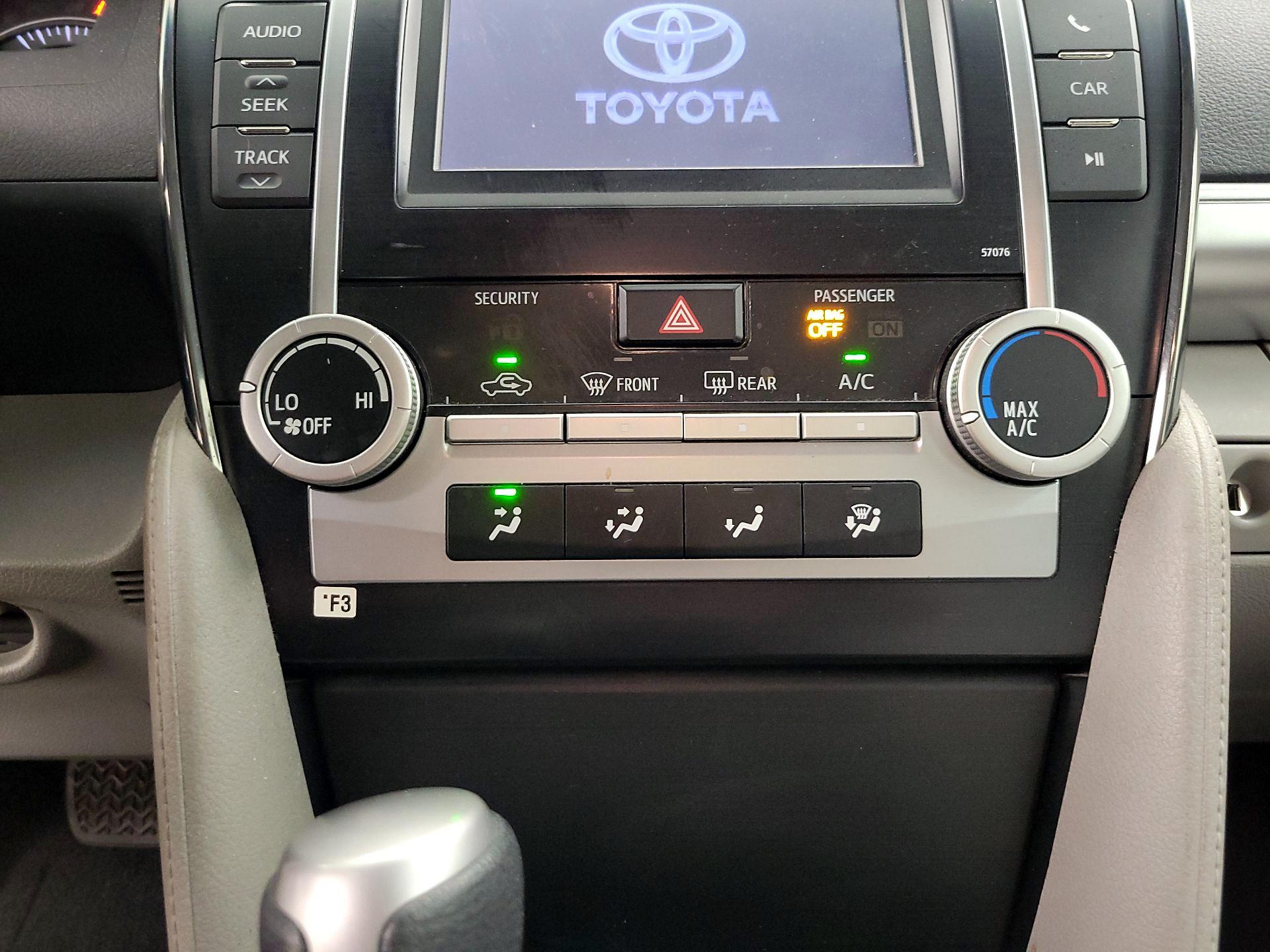 Thumbnail: 2014 Toyota Camry - 15