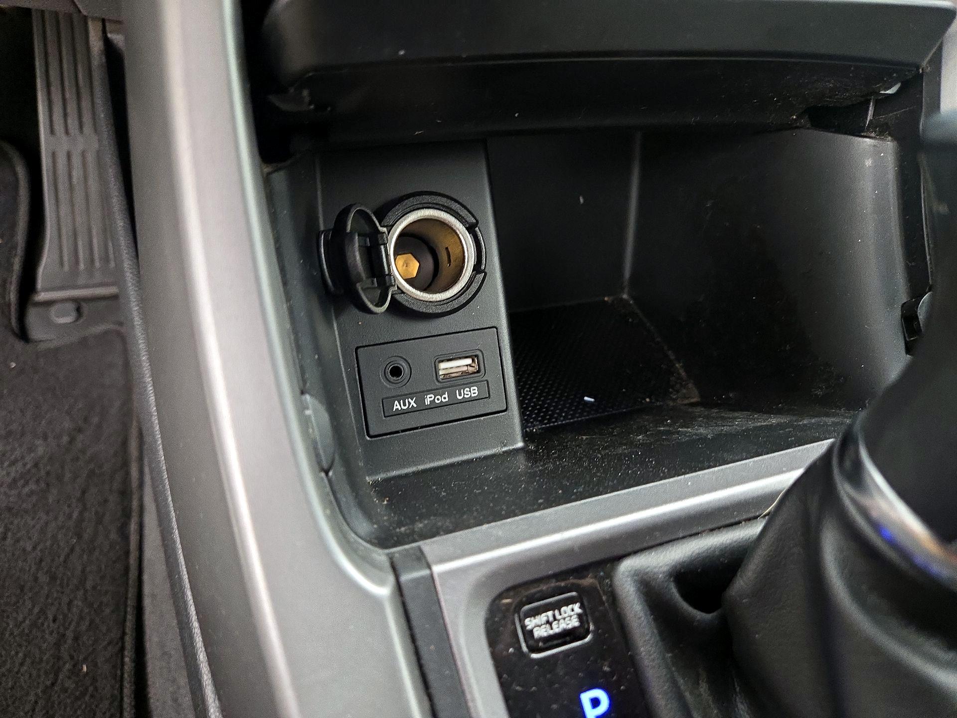 Thumbnail: 2015 Hyundai Elantra - 17