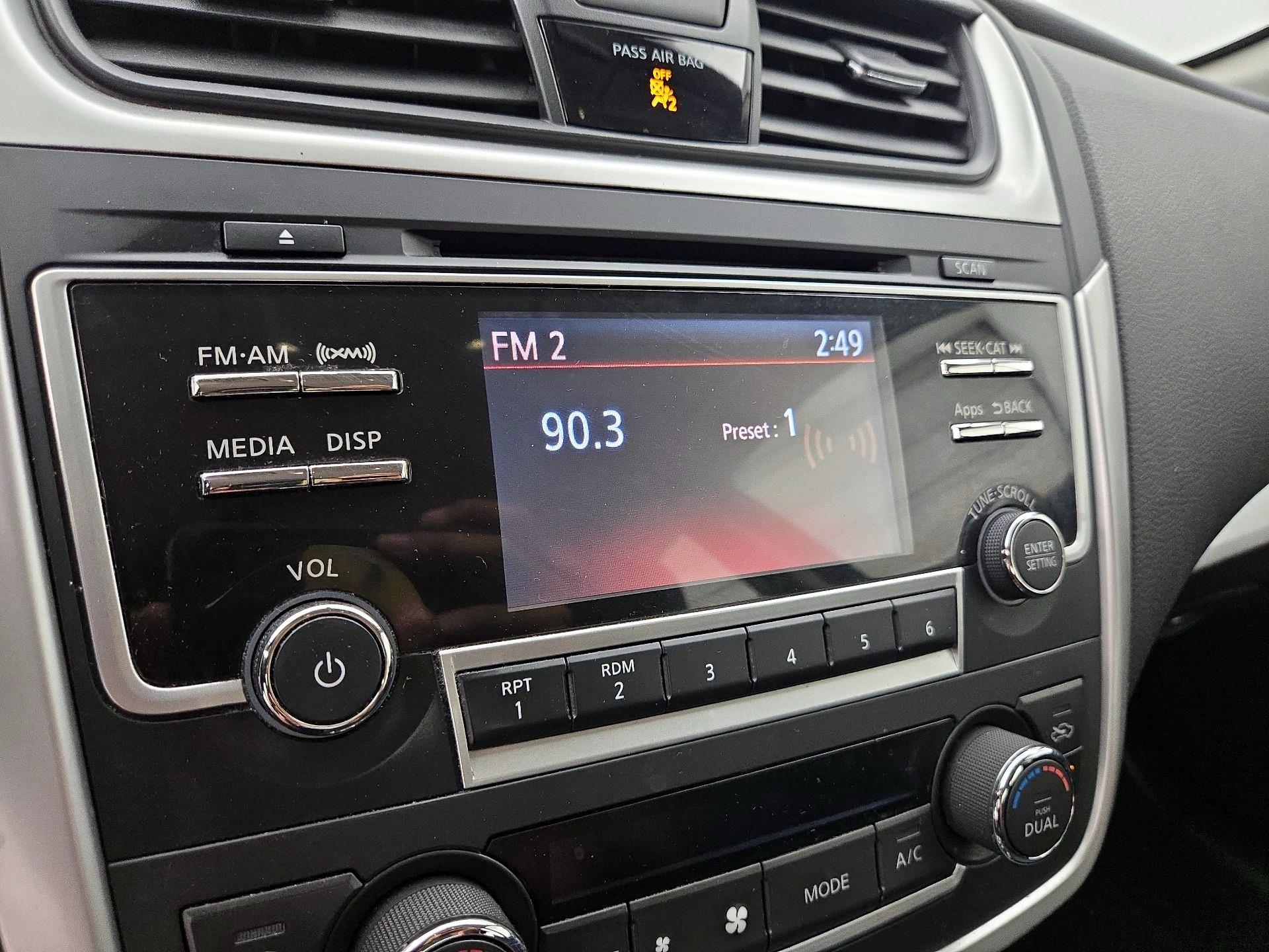 Thumbnail: 2016 Nissan Altima - 15