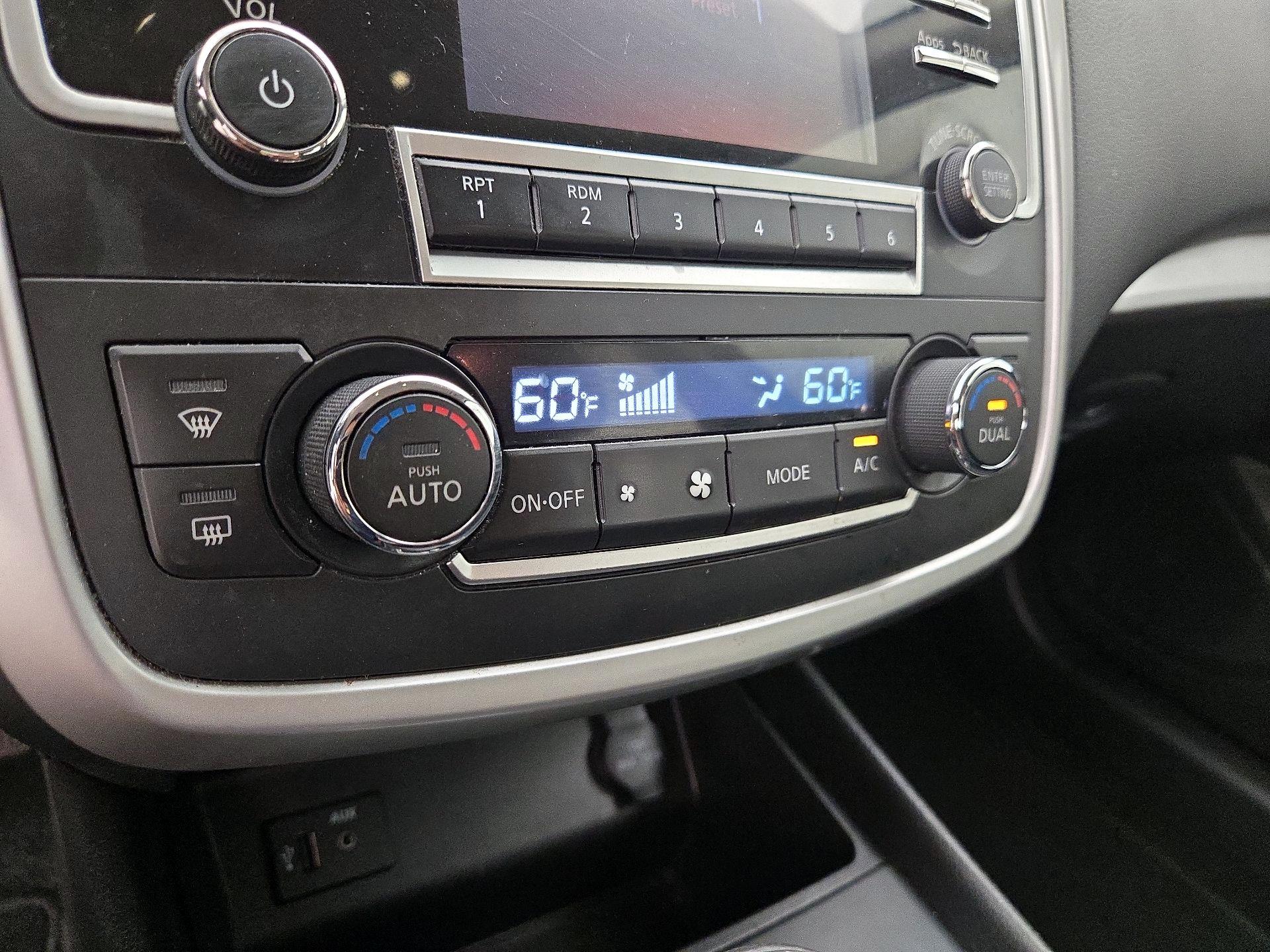 Thumbnail: 2016 Nissan Altima - 16