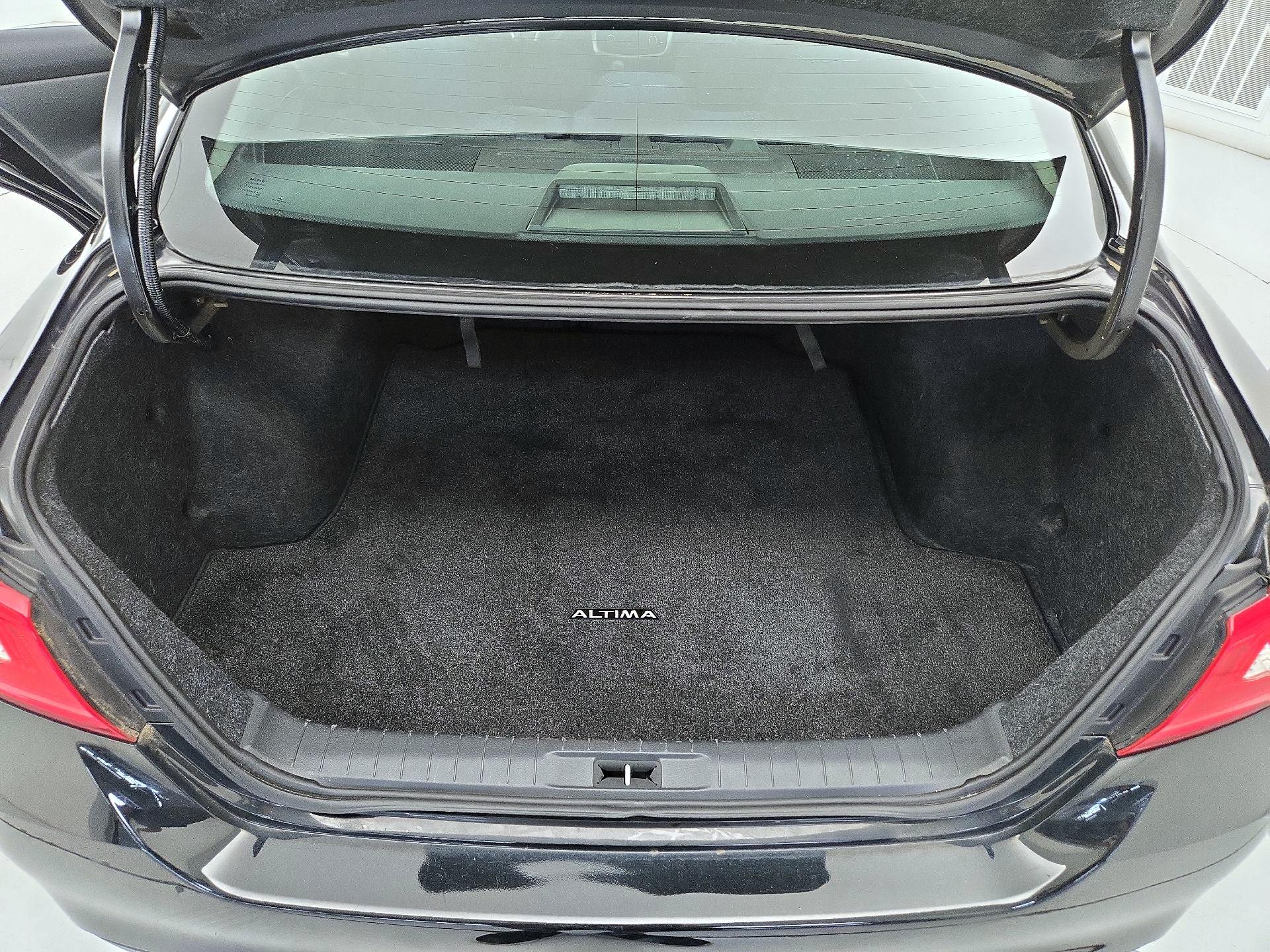 Thumbnail: 2016 Nissan Altima - 20