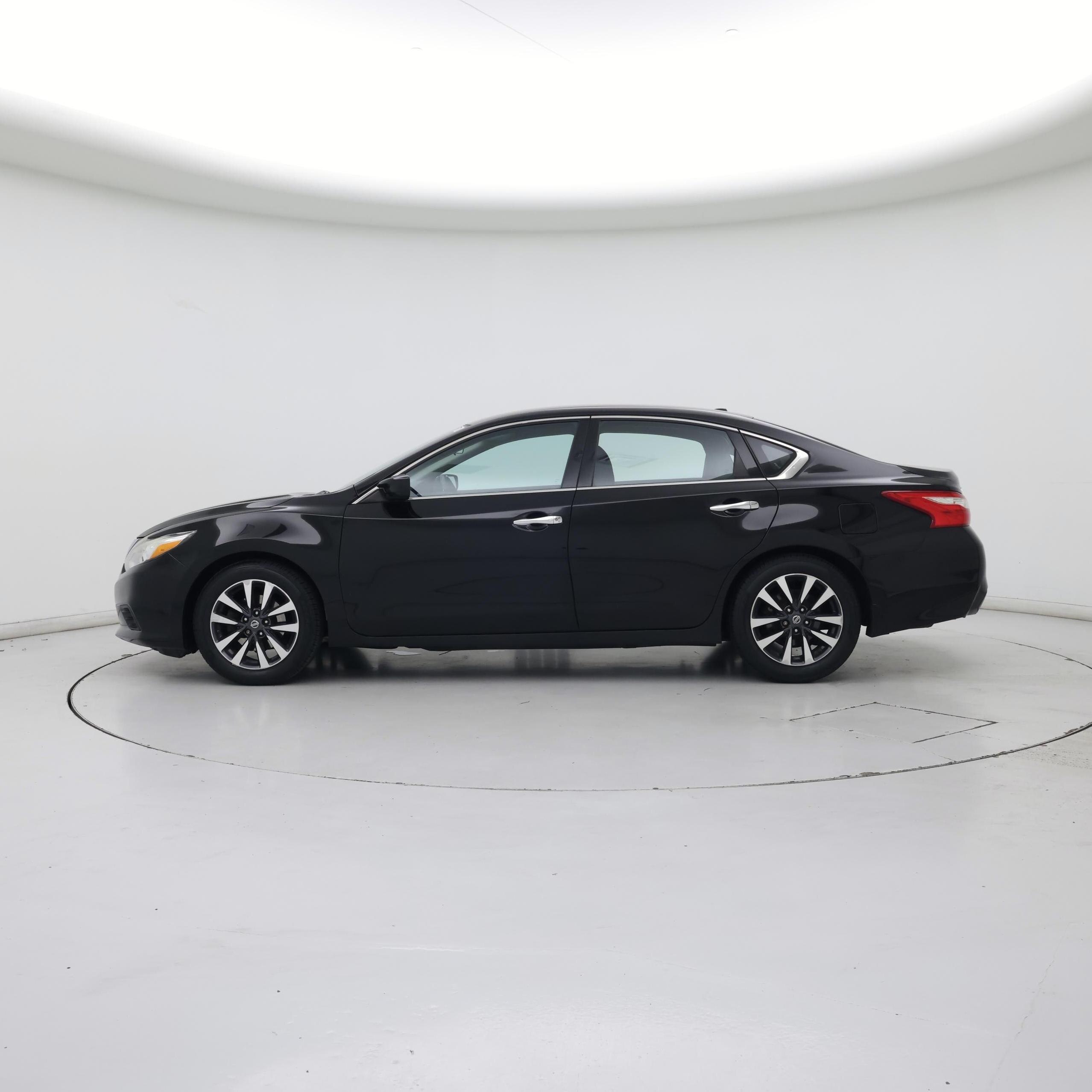 Thumbnail: 2016 Nissan Altima - 3