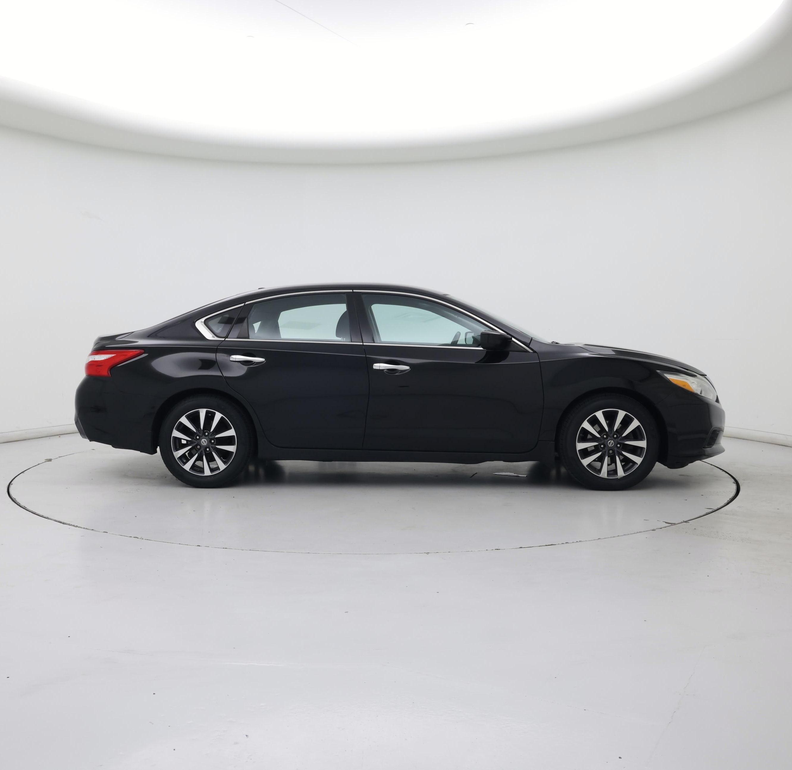 Thumbnail: 2016 Nissan Altima - 7