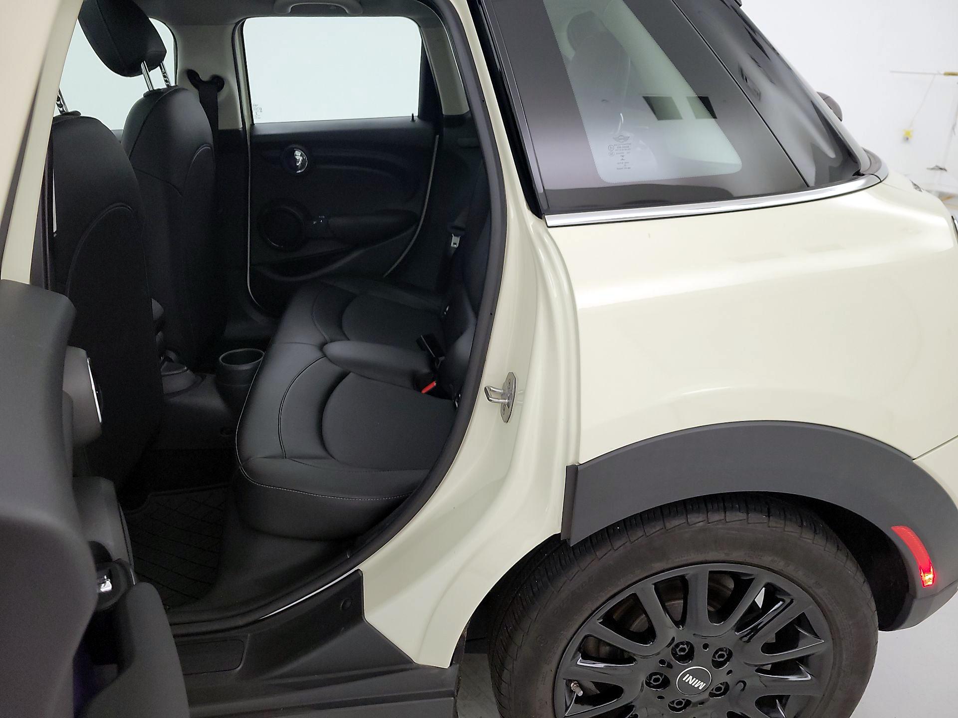 Thumbnail: 2020 MINI Cooper Hardtop - 19