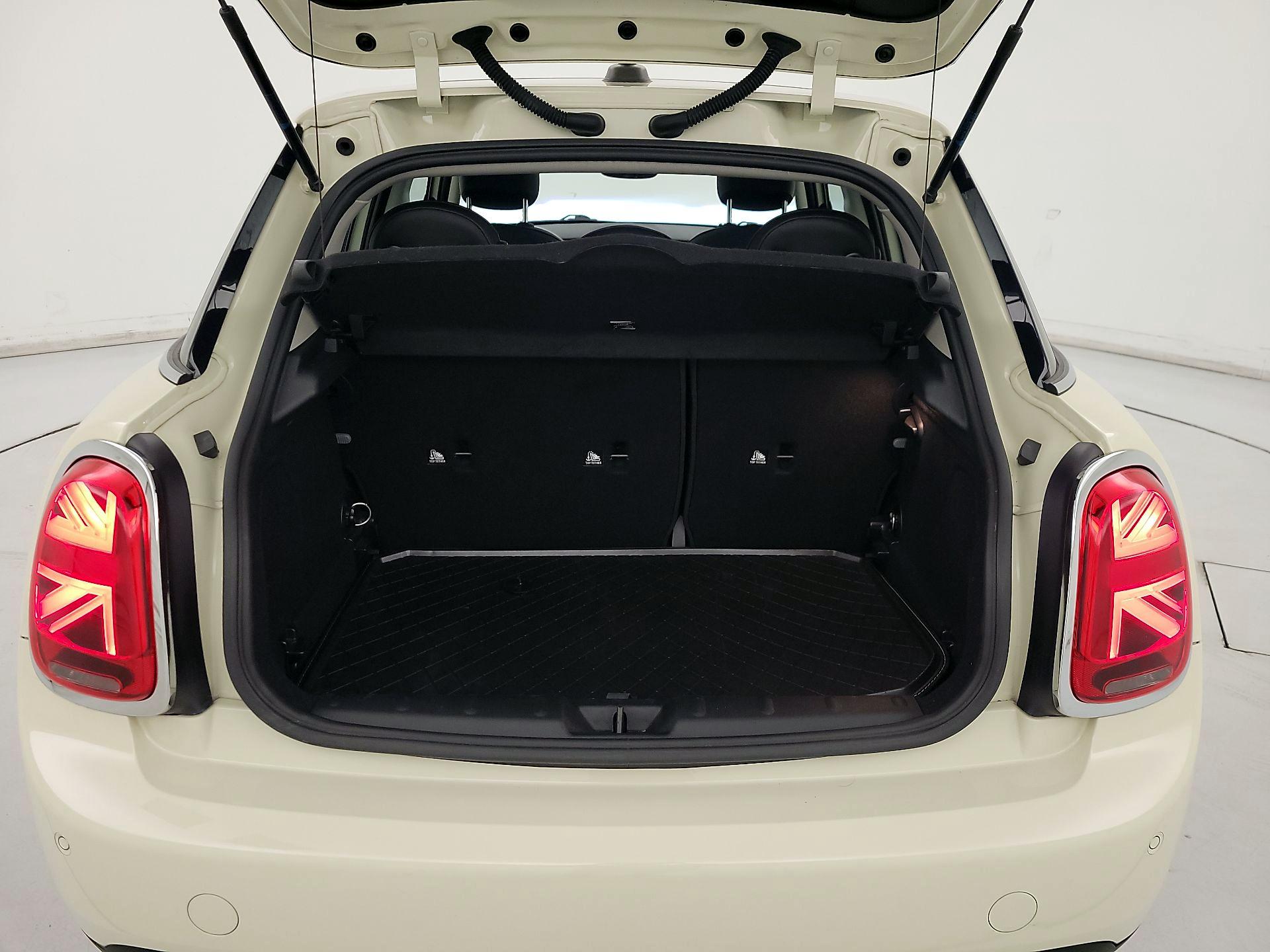 Thumbnail: 2020 MINI Cooper Hardtop - 20