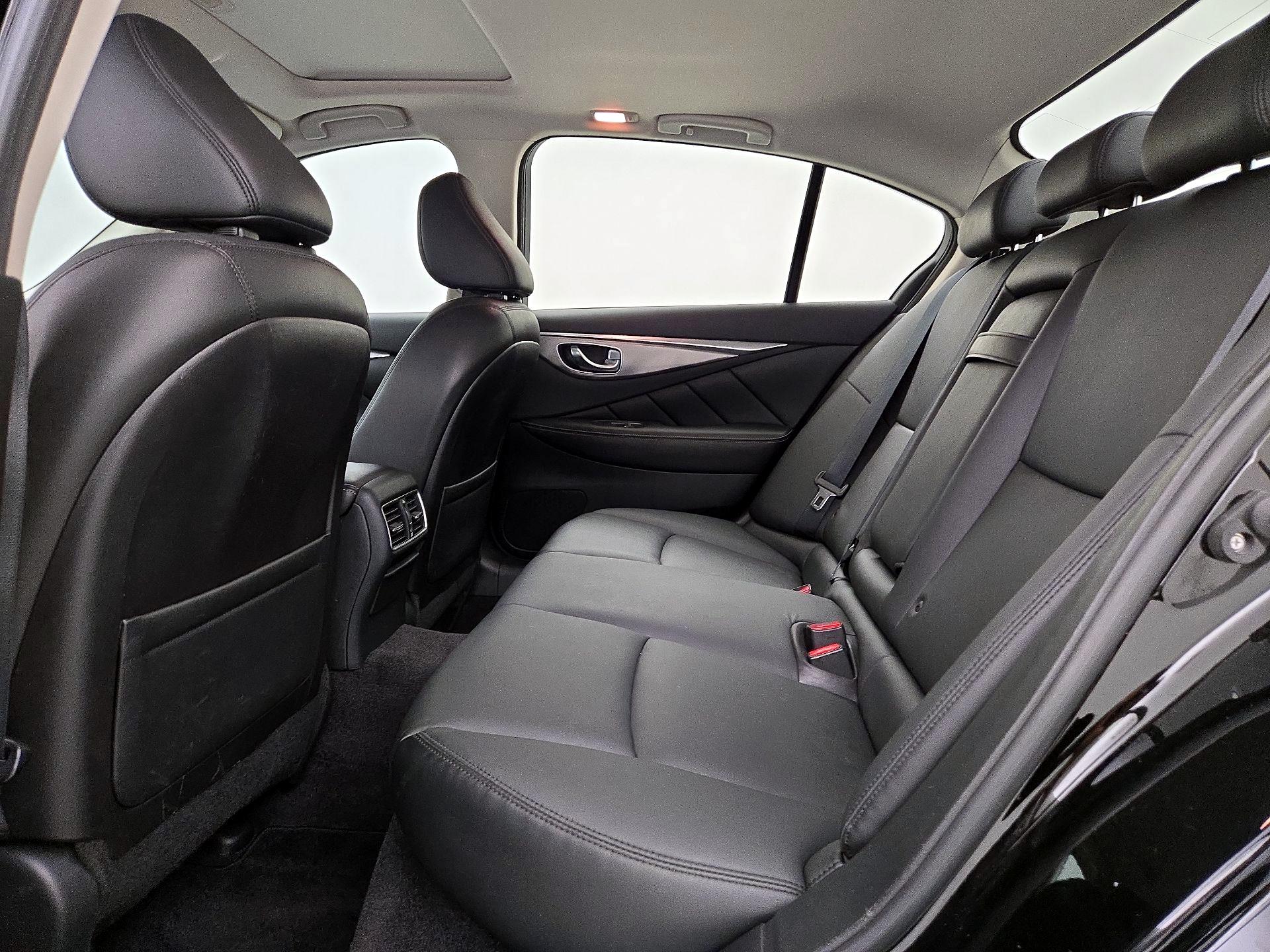 Thumbnail: 2015 INFINITI Q50 - 19