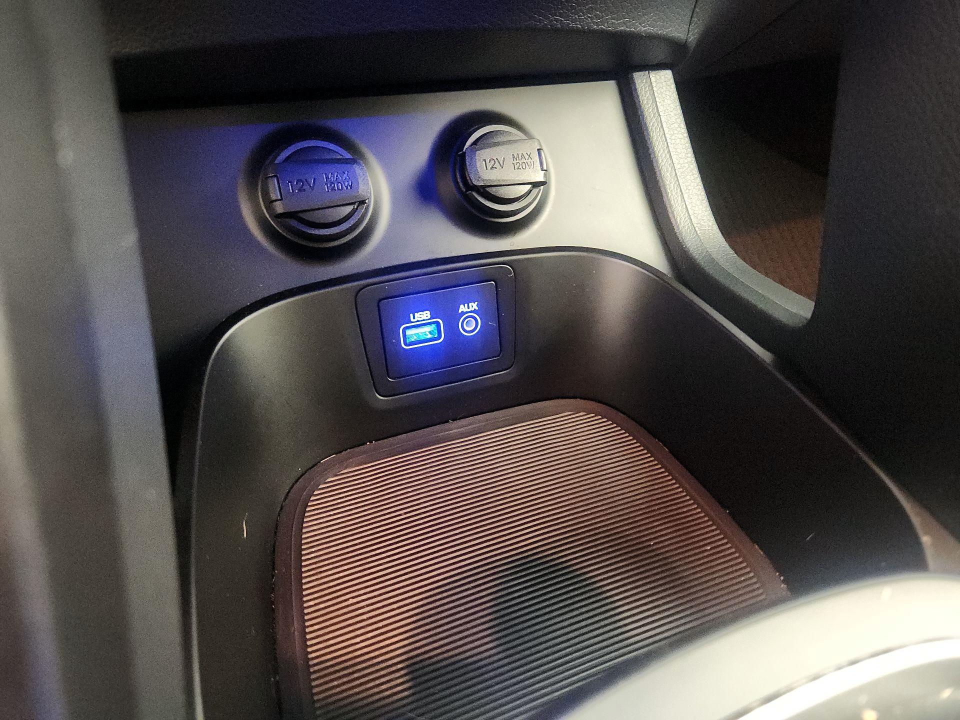Thumbnail: 2019 Hyundai Santa Fe - 19