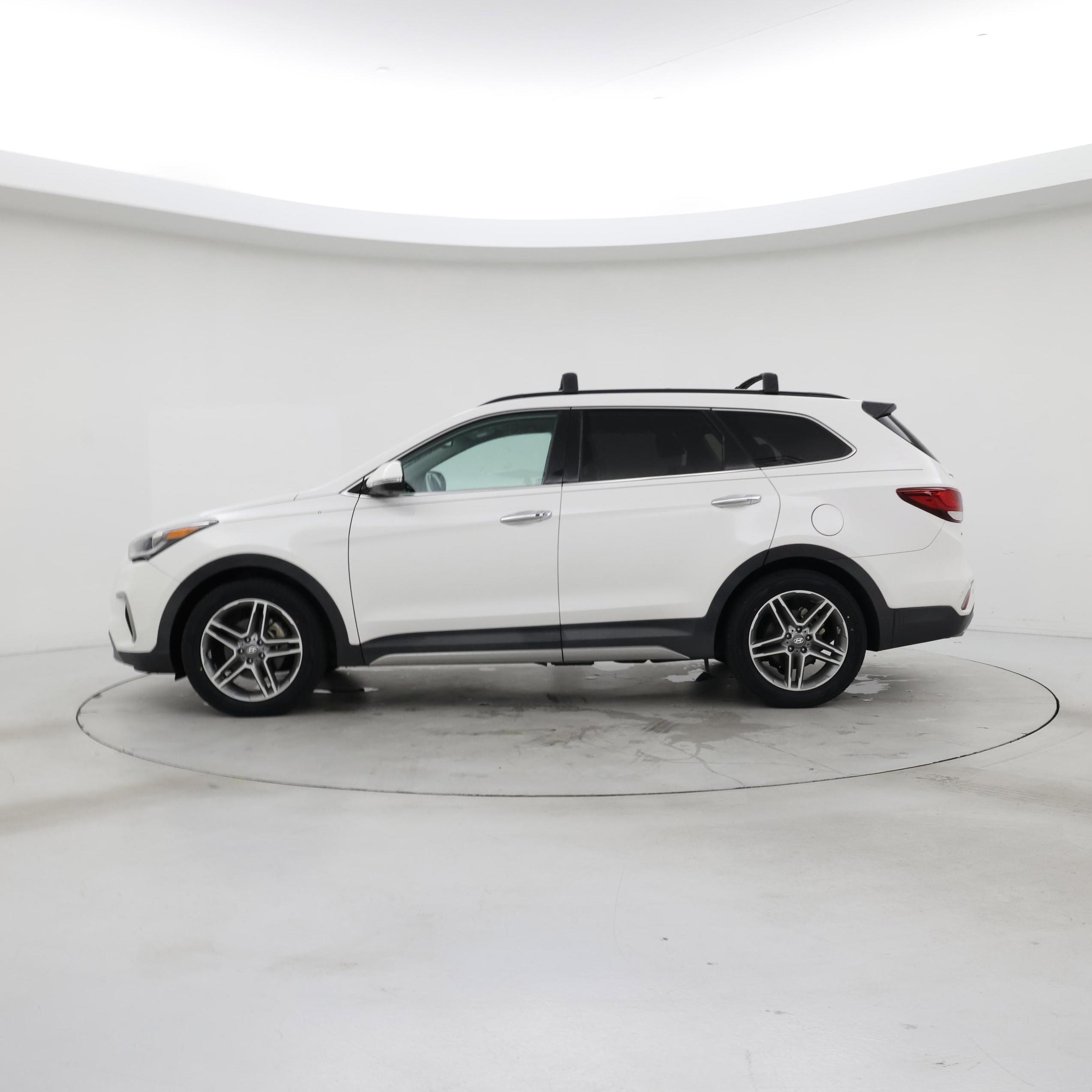 Thumbnail: 2019 Hyundai Santa Fe - 3