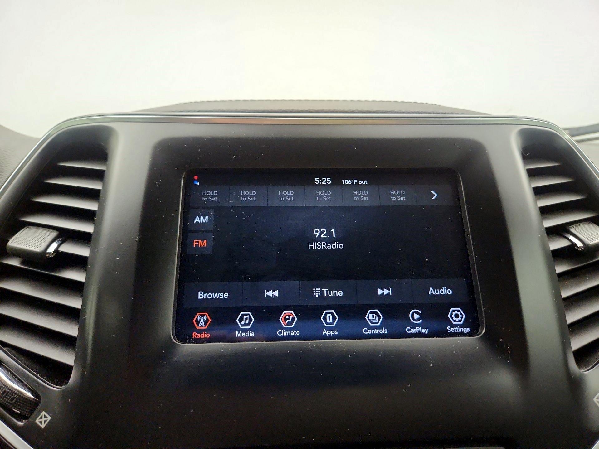Thumbnail: 2021 Jeep Cherokee - 15