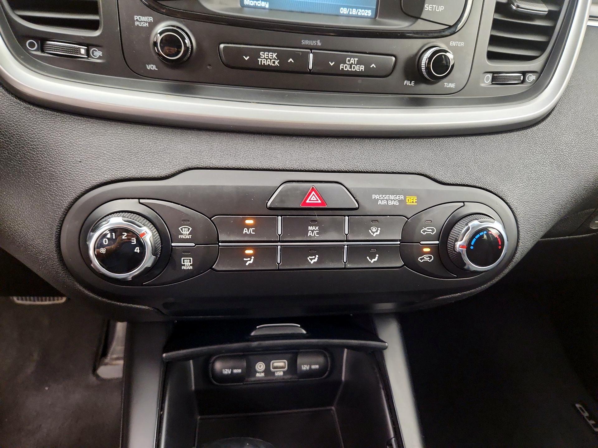 Thumbnail: 2018 Kia Sorento - 16