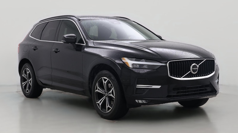 2022 Volvo XC60 B5 Momentum Hero Image