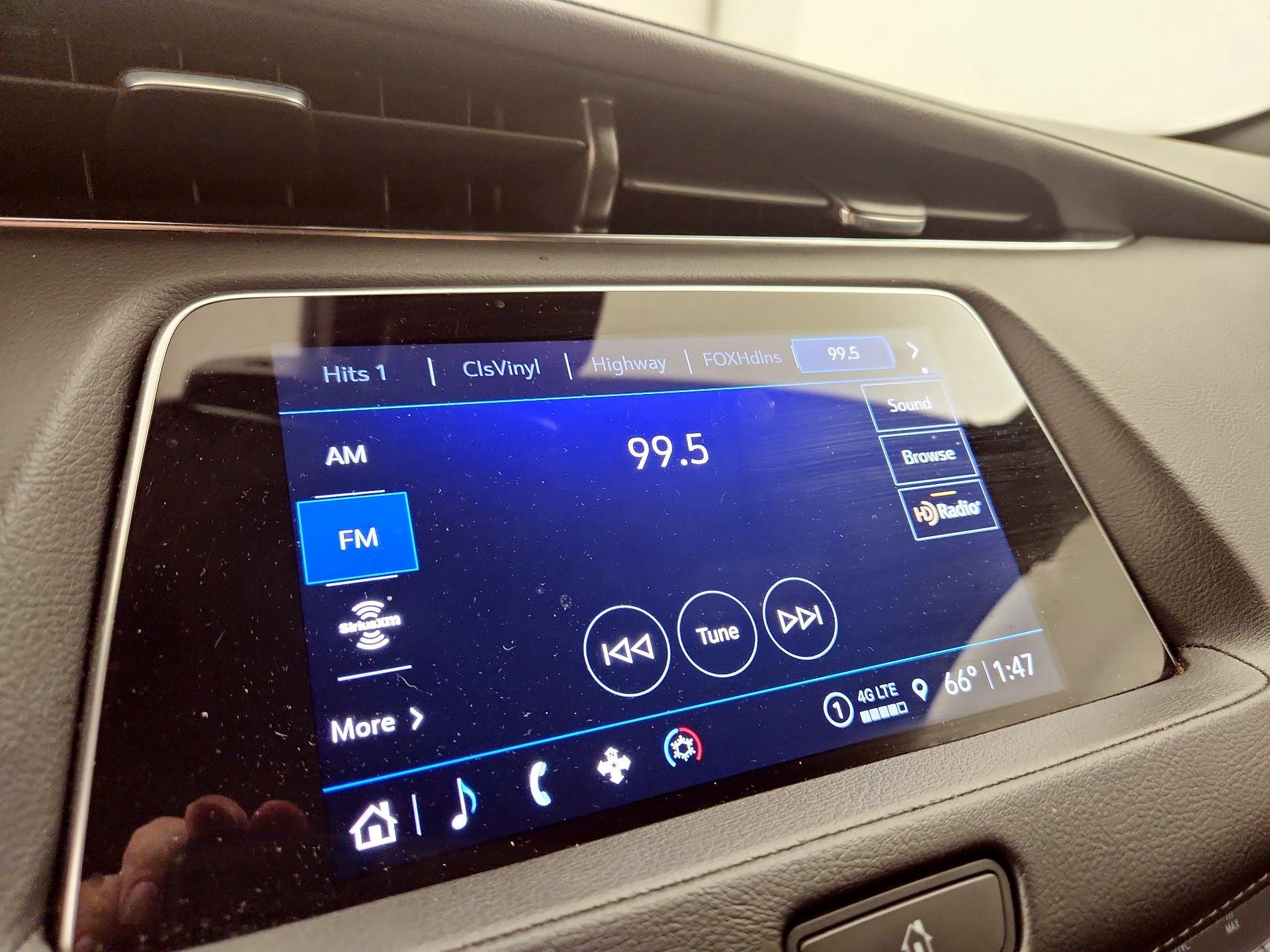 Thumbnail: 2023 Cadillac XT4 - 15