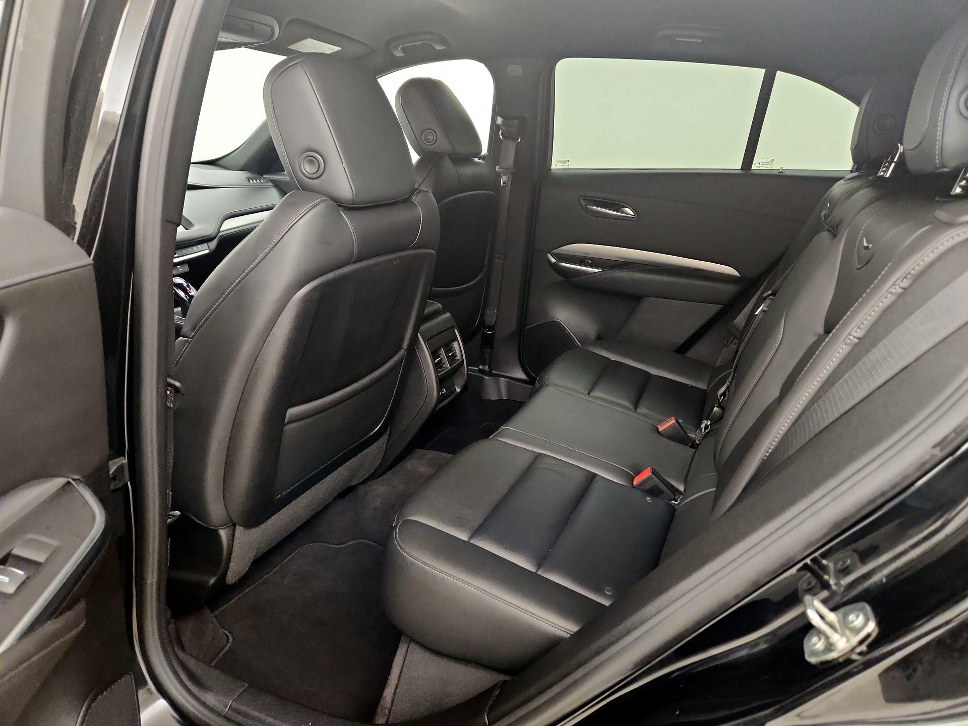 Thumbnail: 2023 Cadillac XT4 - 19