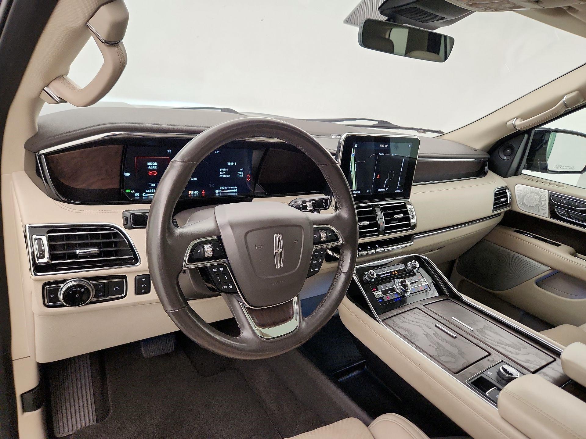 Thumbnail: 2020 Lincoln Navigator - 9